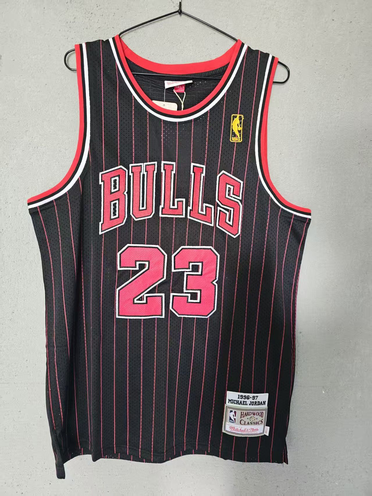 NBA Michael Jordan Jersey Chicago Bulls 23 Double Stitched Size US XL / EU 56 / 4 - 1 Thumbnail