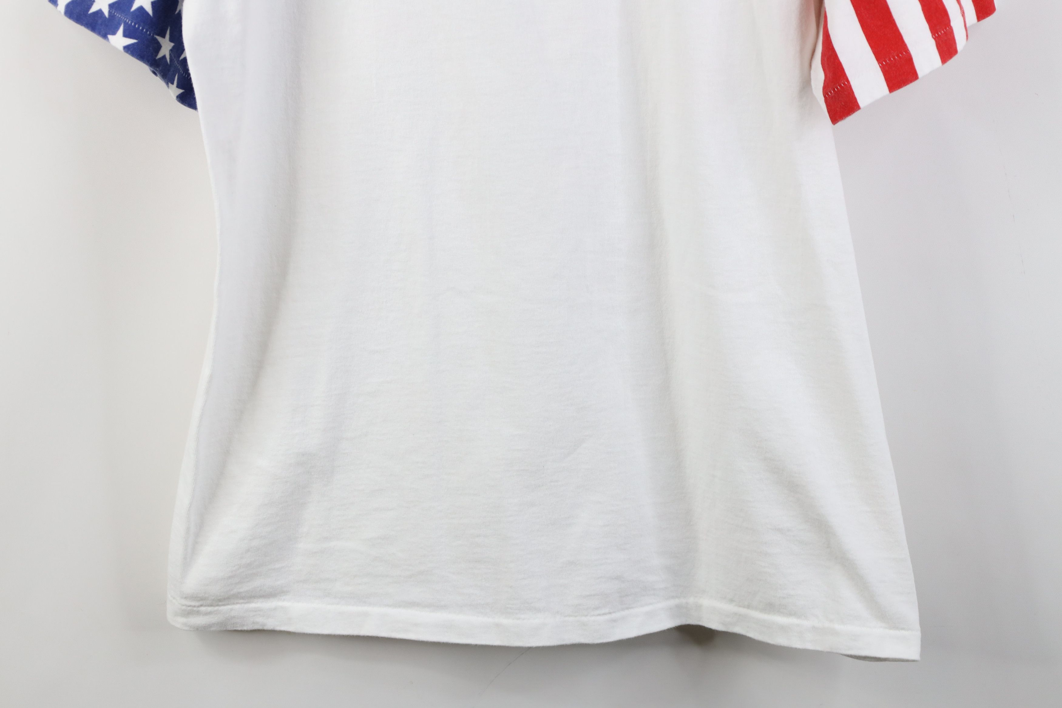 Vintage Vintage 90s Streetwear Flag Short Sleeve T-Shirt White USA Size US L / EU 52-54 / 3 - 3 Thumbnail
