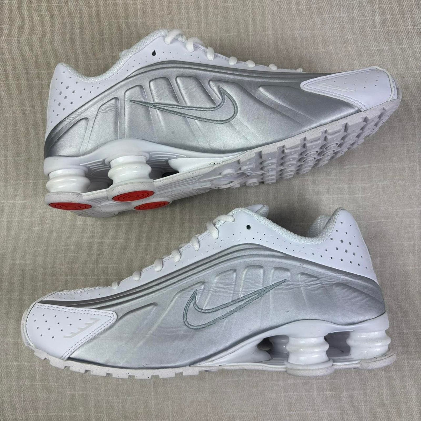 Nike 🪙 2019 Nike Shox R4 “White Metallic Silver” 9.5W Size US 9.5 / IT 39.5 - 4 Thumbnail