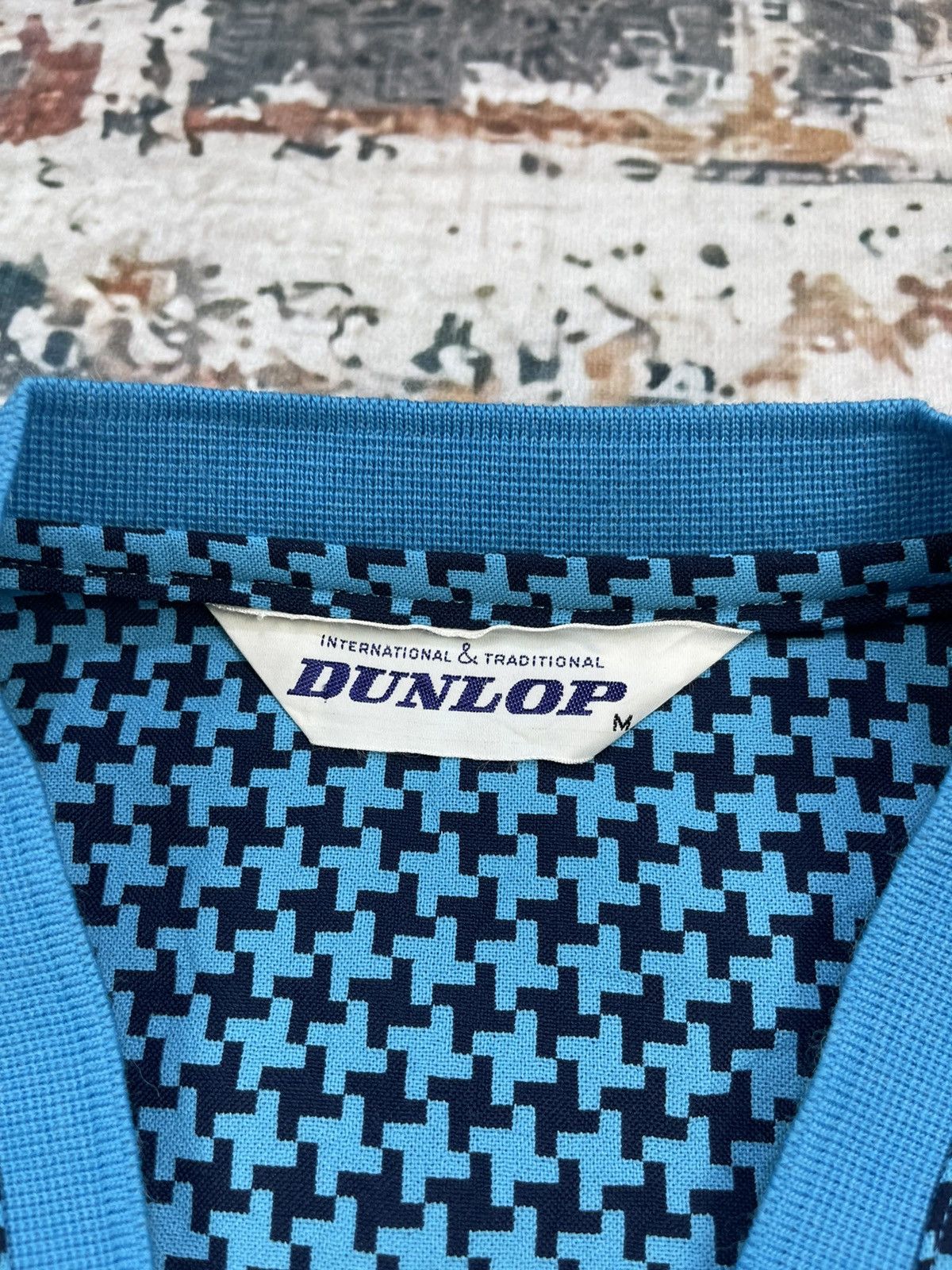 Dunlop Vintage DUNLOP Vivid Blue V-Neck Sweater Size US M / EU 48-50 / 2 - 6 Thumbnail