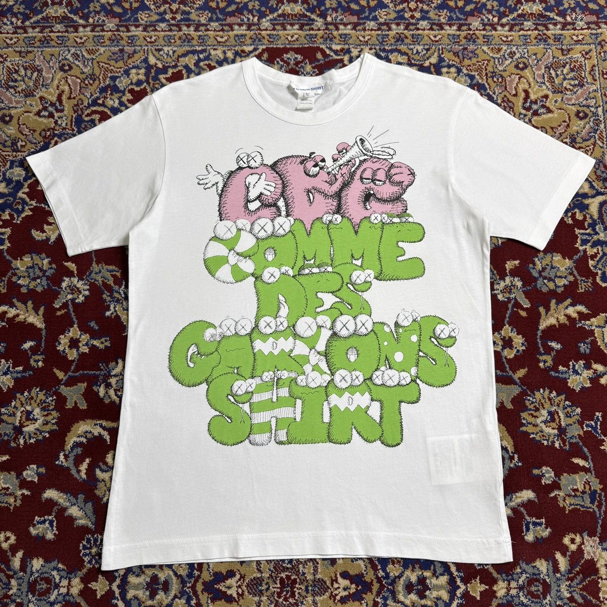 Comme des Garcons SHIRT × Kaws Kaws X CDG Comme Des Garcons Shirt tee artist graffiti RARE Size US L / EU 52-54 / 3 - 1 Thumbnail