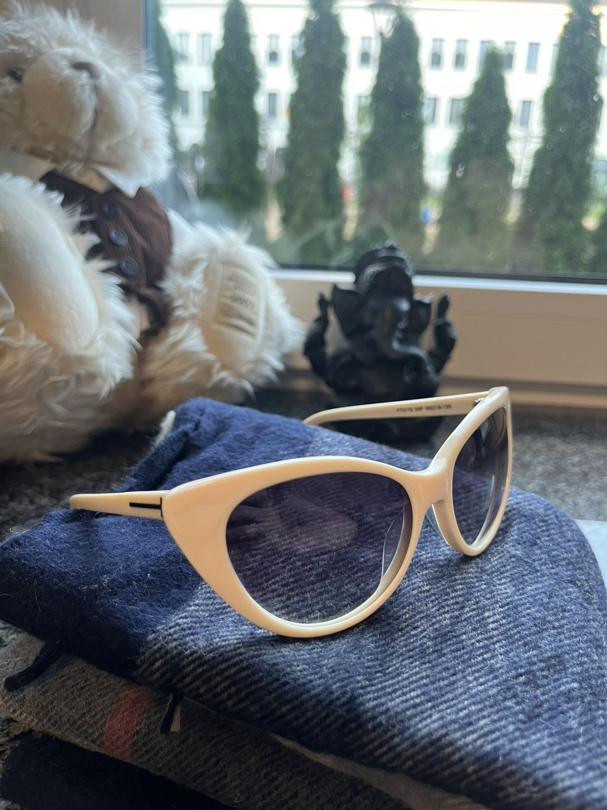 Tom Ford TOM FORD 2005 NIKITA CAT EYE SUNGLASSES RIHANNA KARDASHIAN Size ONE SIZE - 5 Thumbnail