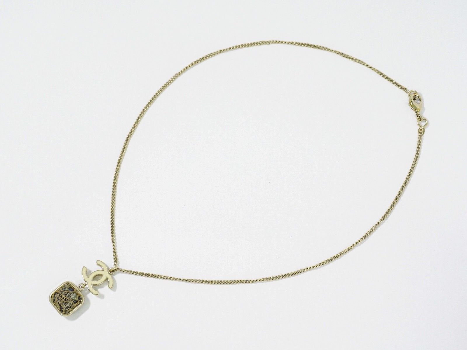 Chanel Chanel Vintage CC Pendant Necklace Metal Size ONE SIZE - 1 Thumbnail