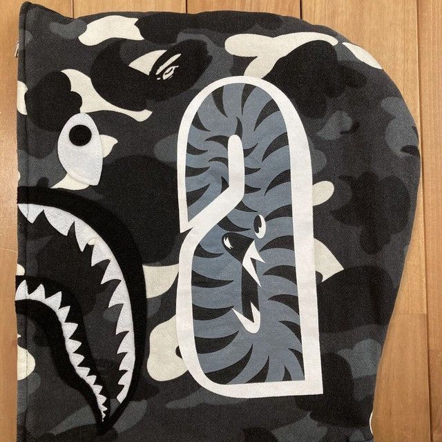 Bape 💫Glow in the dark💫 BAPE City Camo shark full zip hoodie APE Size US M / EU 48-50 / 2 - 6 Thumbnail