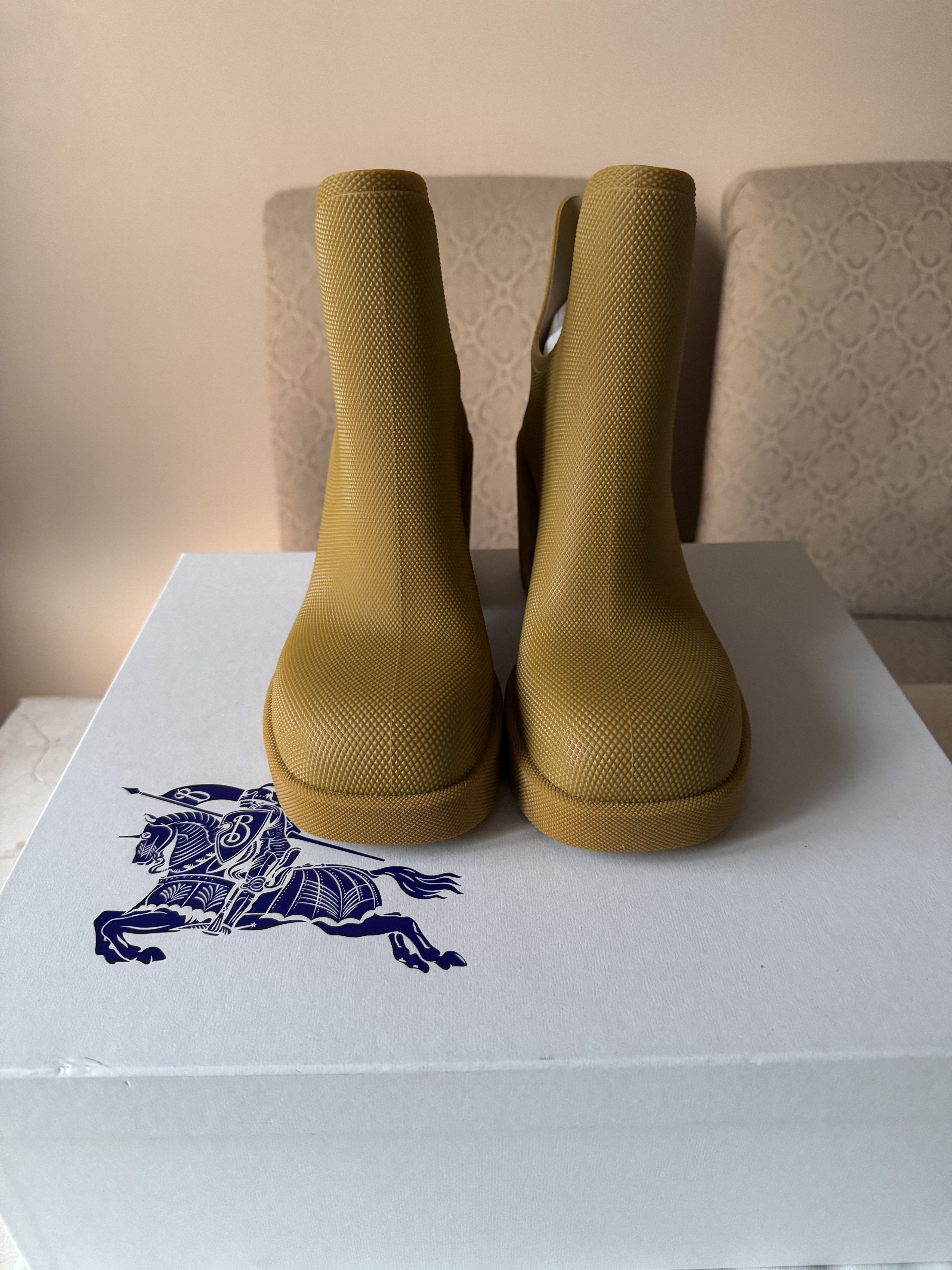 Burberry Burberry Marsh Size US 7 / IT 37 - 3 Thumbnail