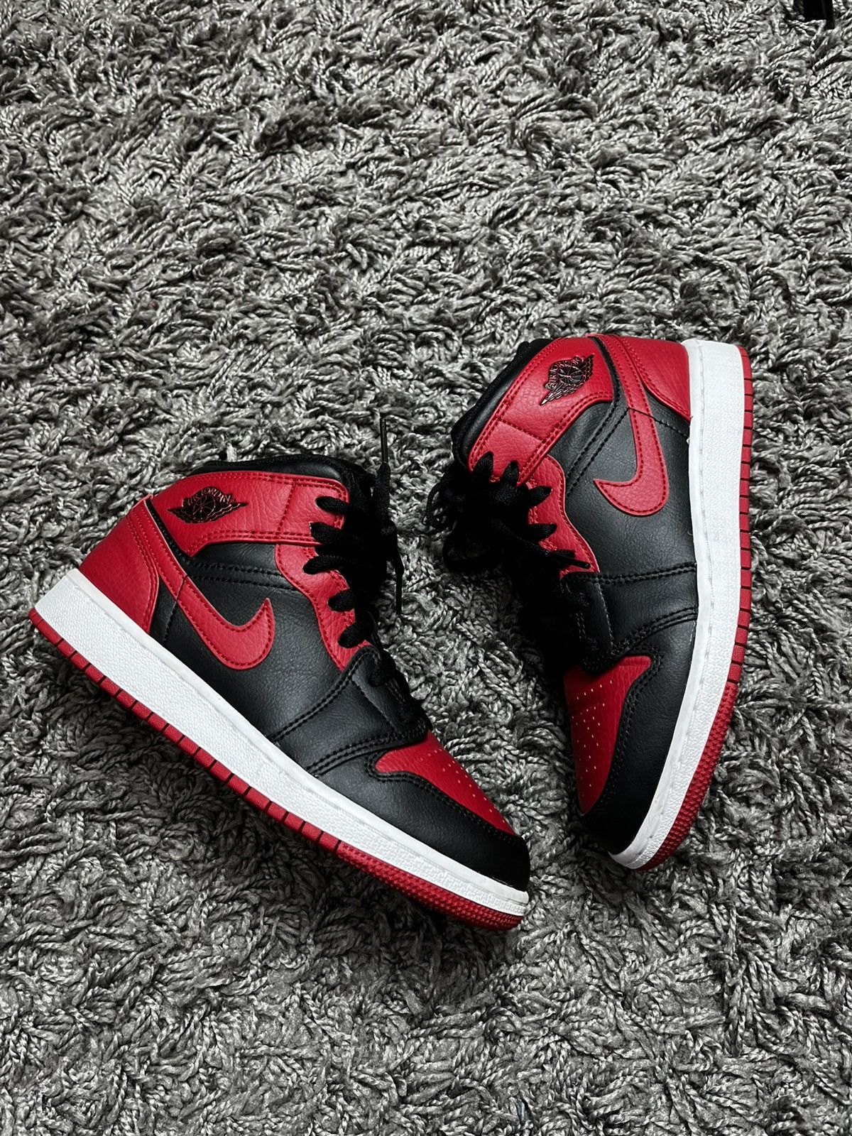 Nike Air Jordan 1 Mid GS "Bred" Classic Red/Black Sneakers Size US 6.5 / IT 36.5 - 2 Thumbnail