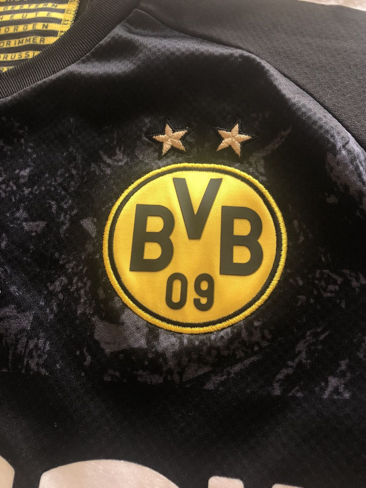 Puma RARE BORUSSIA DORTMUND VINTAGE FOOTBALL GERMAN SOCCER JERSEY Size US M / EU 48-50 / 2 - 4 Thumbnail