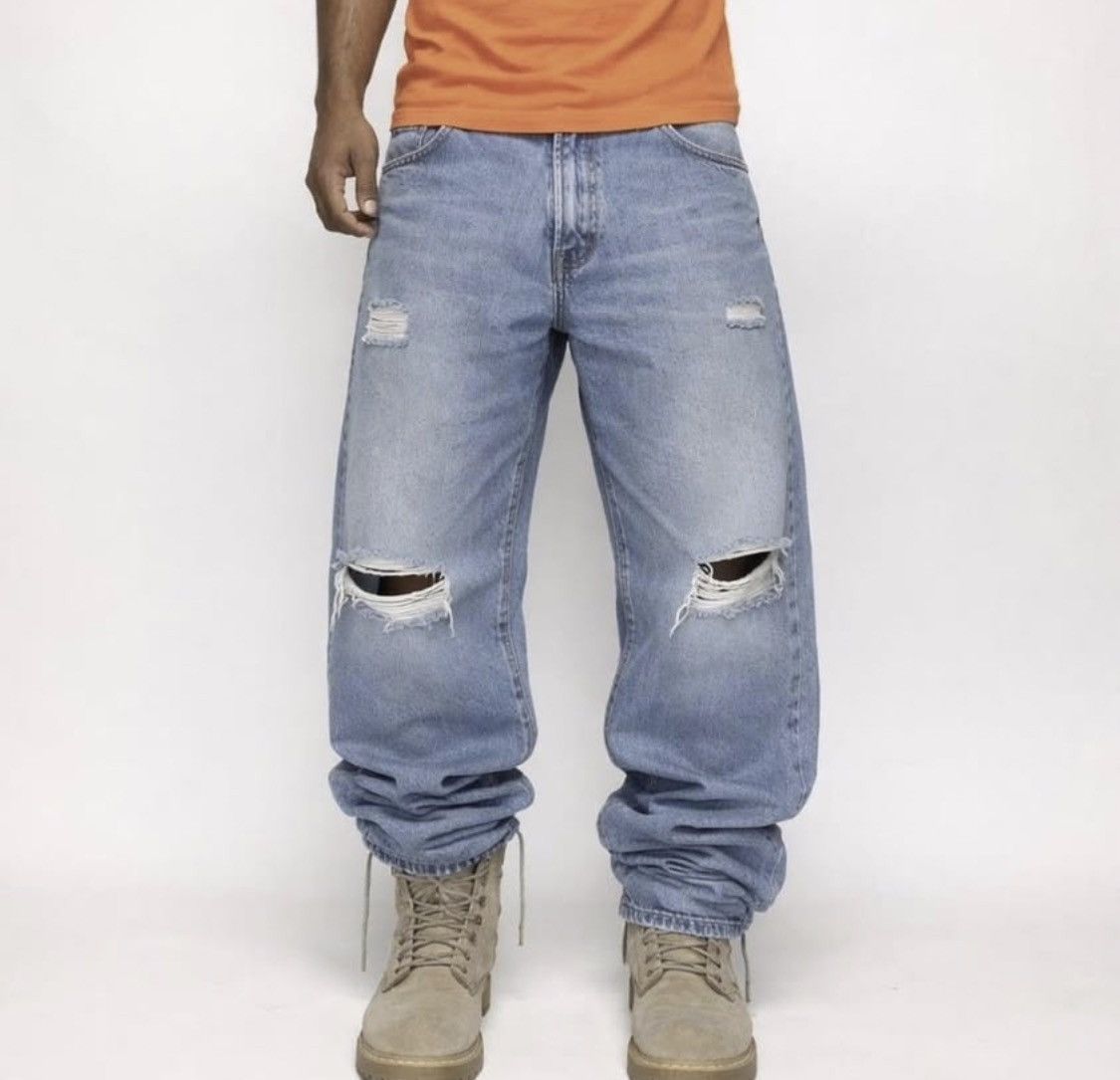 Carhartt Thrashed Carhartt Vintage Streetwear Jeans. 34x34 Size US 34 / EU 50 - 1 Thumbnail