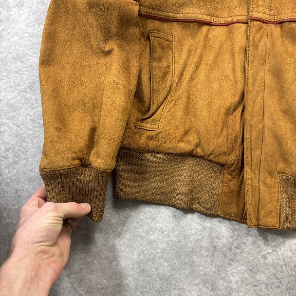 Other × Vintage 1970s Suede Bomber Jacket 70s Vintage Spanish Wheat Brown S Size US S / EU 44-46 / 1 - 11 Thumbnail