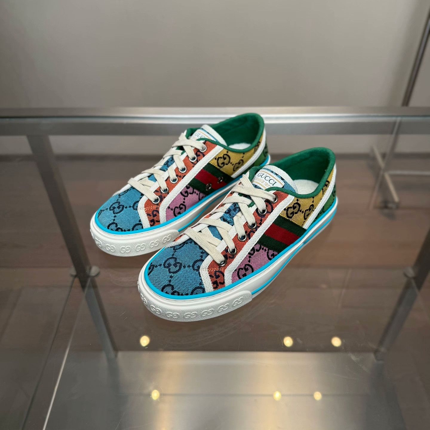Gucci Gucci Patchwork Lowtop Sneakers 35 Women Size US 5 / IT 35 - 1 Thumbnail