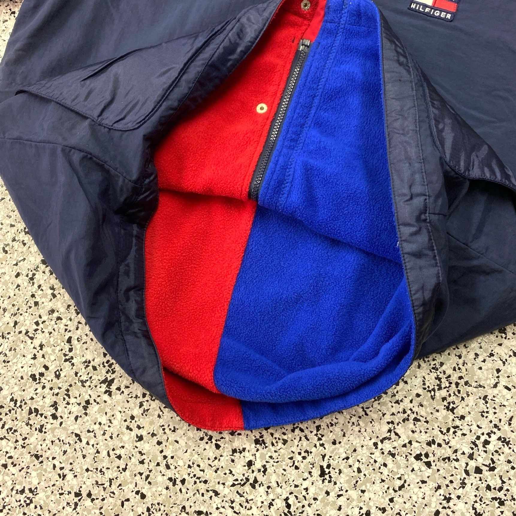 Tommy Hilfiger VINTAGE Tommy Hilfiger Navy Nylon Rain Jacket Windbreaker Sz L Size US L / EU 52-54 / 3 - 6 Thumbnail
