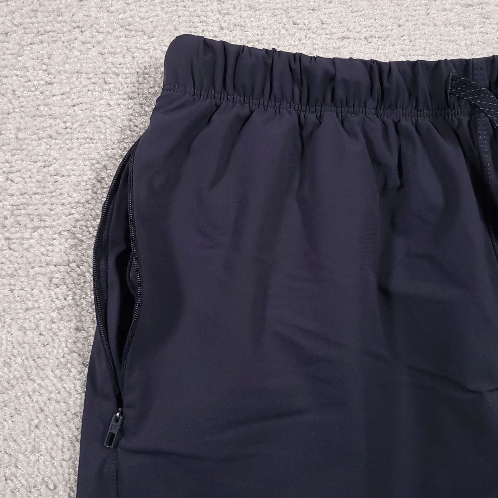 Fabletics Fabletics Shorts Women's Small Navy Blue Quick Dry Athletic Stretch Pockets Zip Pocket Size 28" / US 6 / IT 42 - 5 Thumbnail