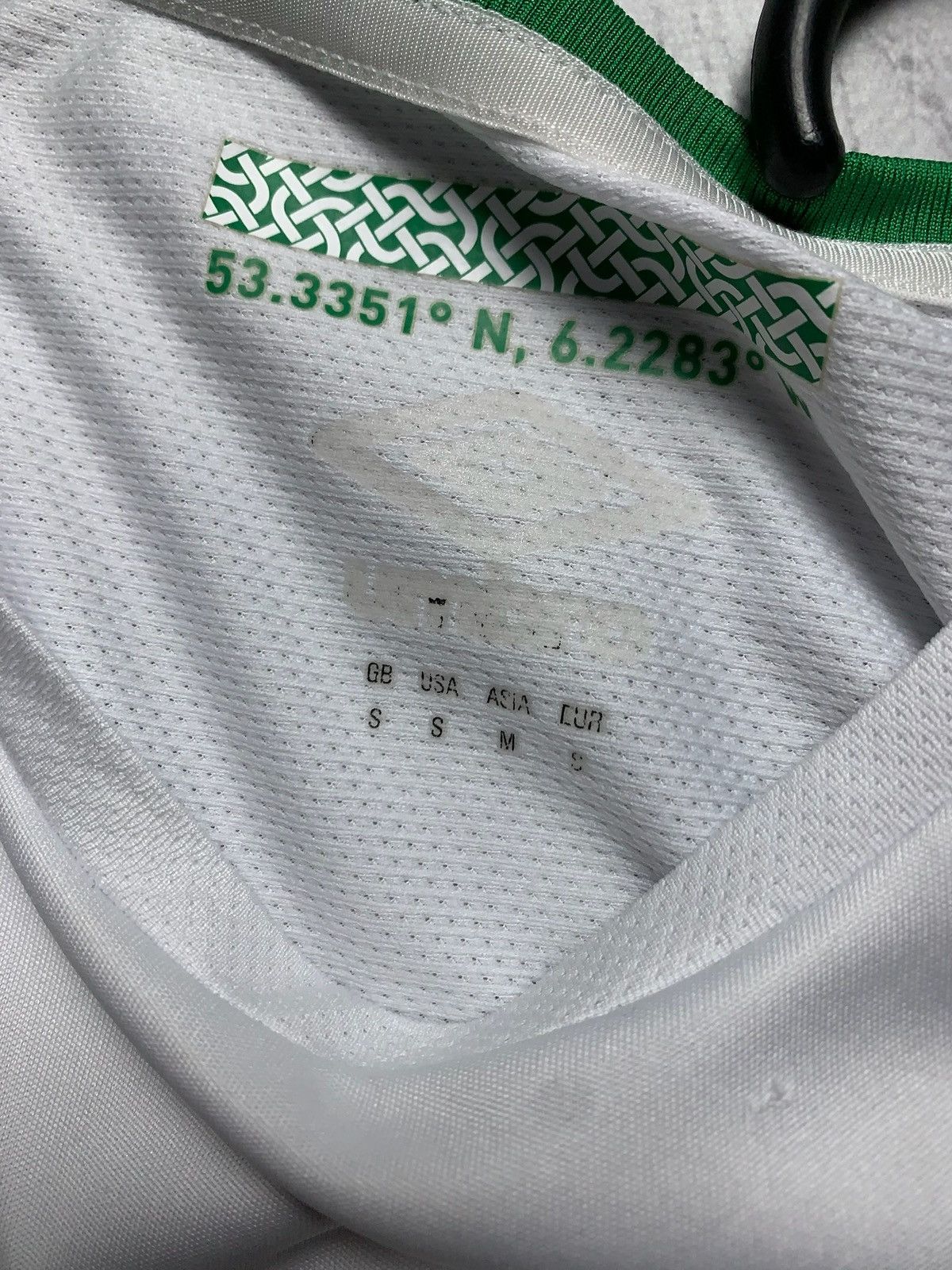 Umbro × Vintage Vintage Umbro Ireland soccer jersey size S logo Size US S / EU 44-46 / 1 - 5 Thumbnail