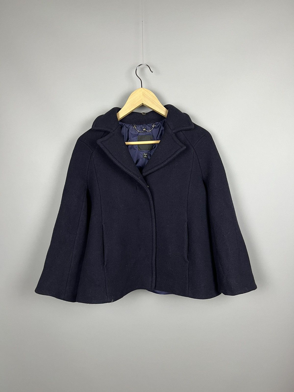 Max Mara Weekend Max Mara women's cropped coat 3/4 sleeve natural fur Size M / US 6-8 / IT 42-44 - 4 Thumbnail