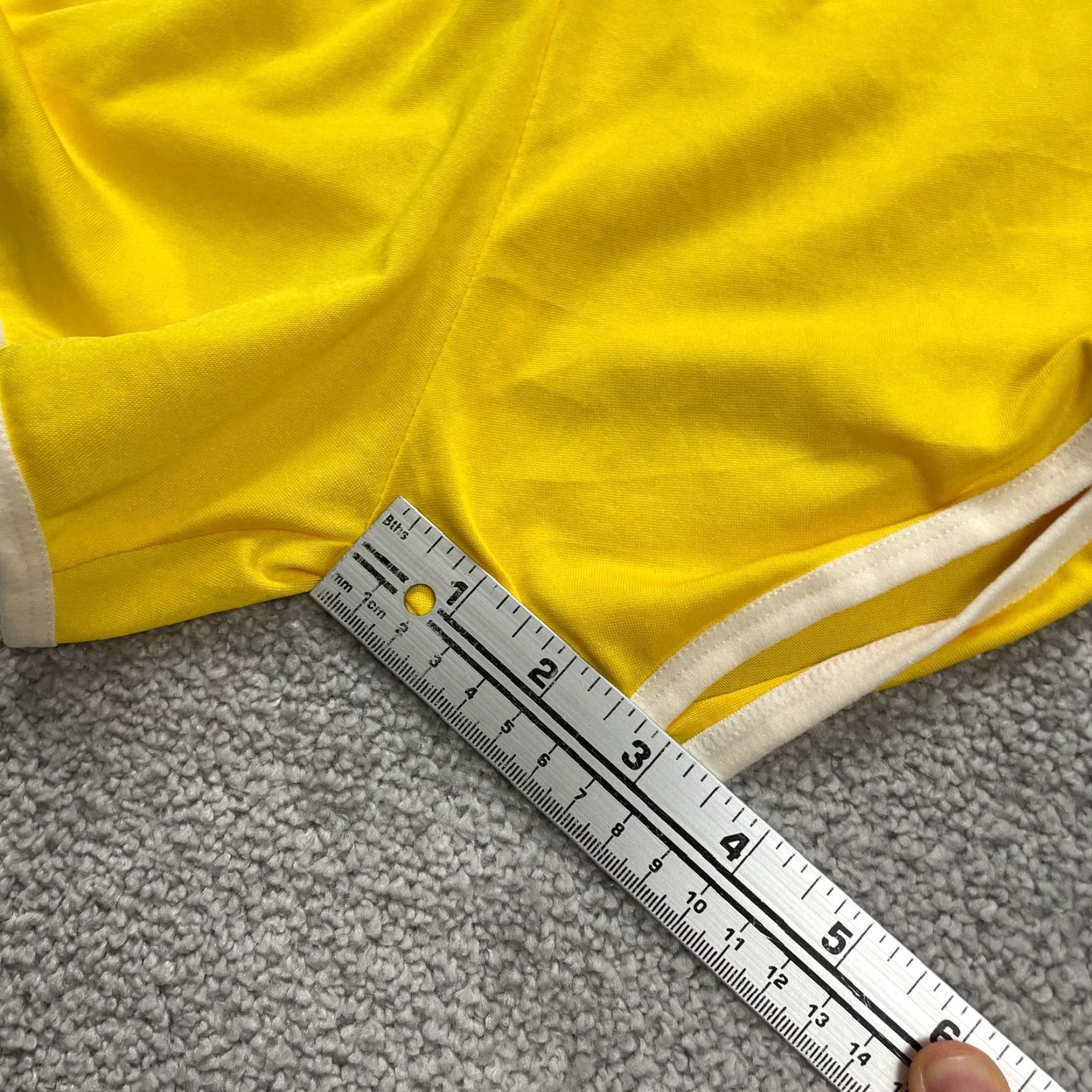 Vintage Unbranded Active Shorts Womens Small Yellow Elastic Athletic Running Gym 26x3 Size 28" / US 6 / IT 42 - 5 Thumbnail
