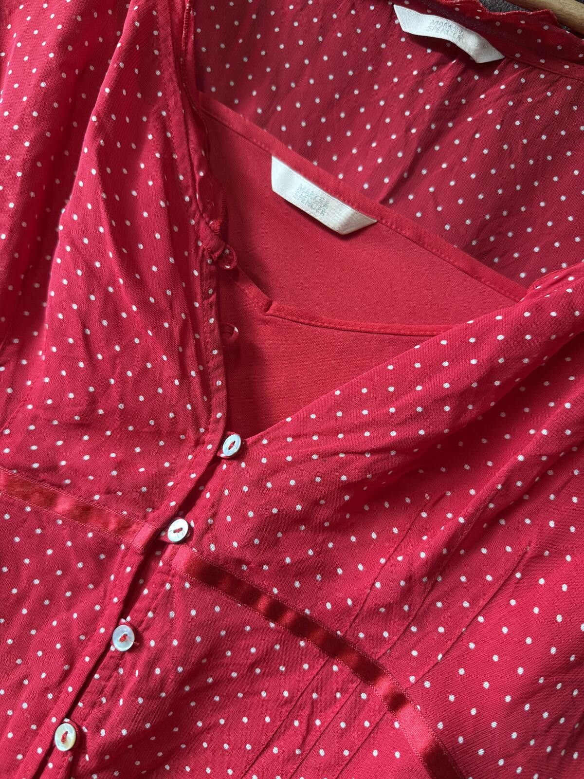 Marks & Spencer Marks & Spencer red polka dot blouse in size 16 Size XL / US 12-14 / IT 48-50 - 3 Thumbnail