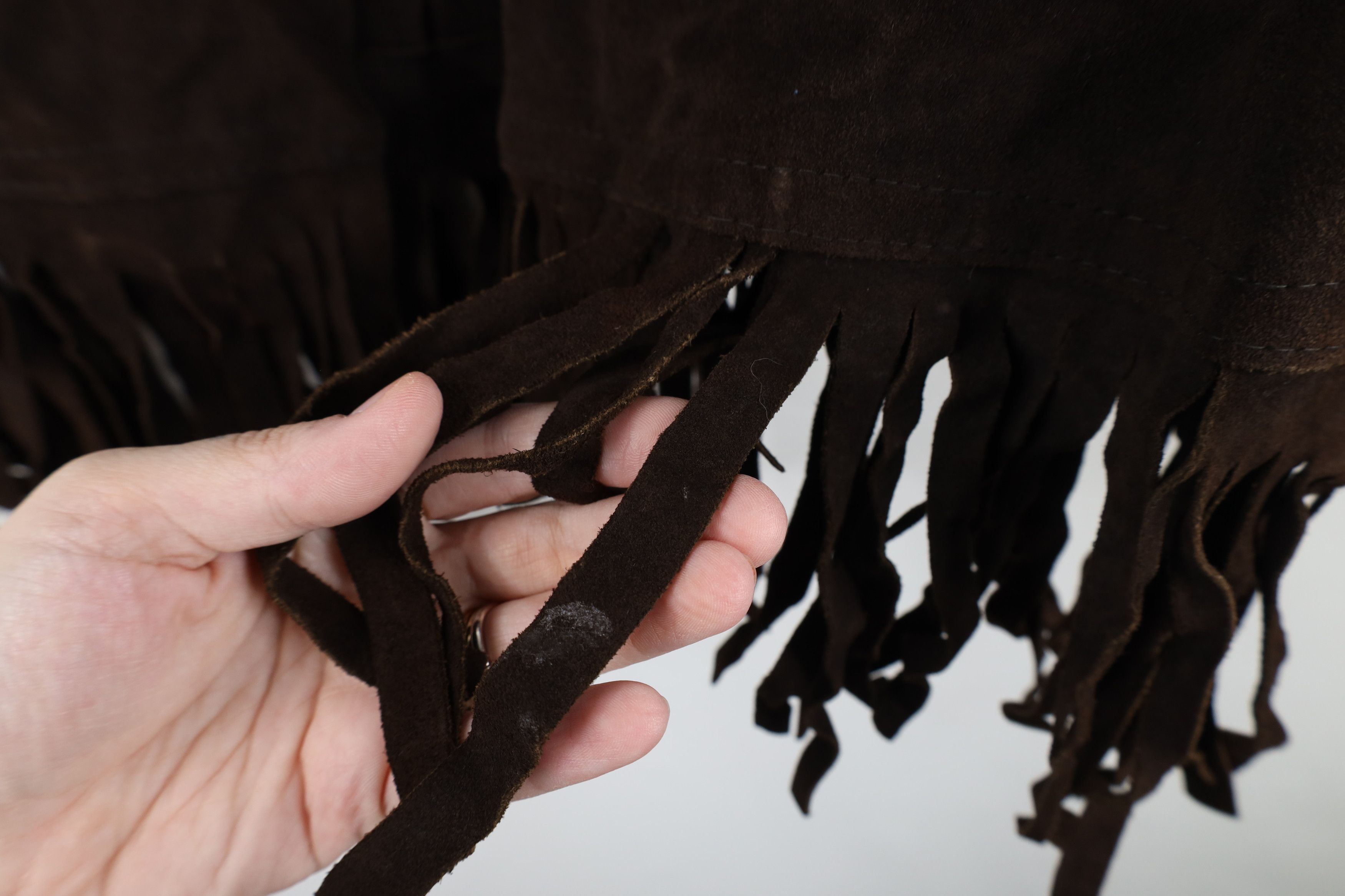 Vintage Vintage 60s 70s Boho Chic Fringed Suede Leather Vest USA Size L / US 10 / IT 46 - 4 Thumbnail