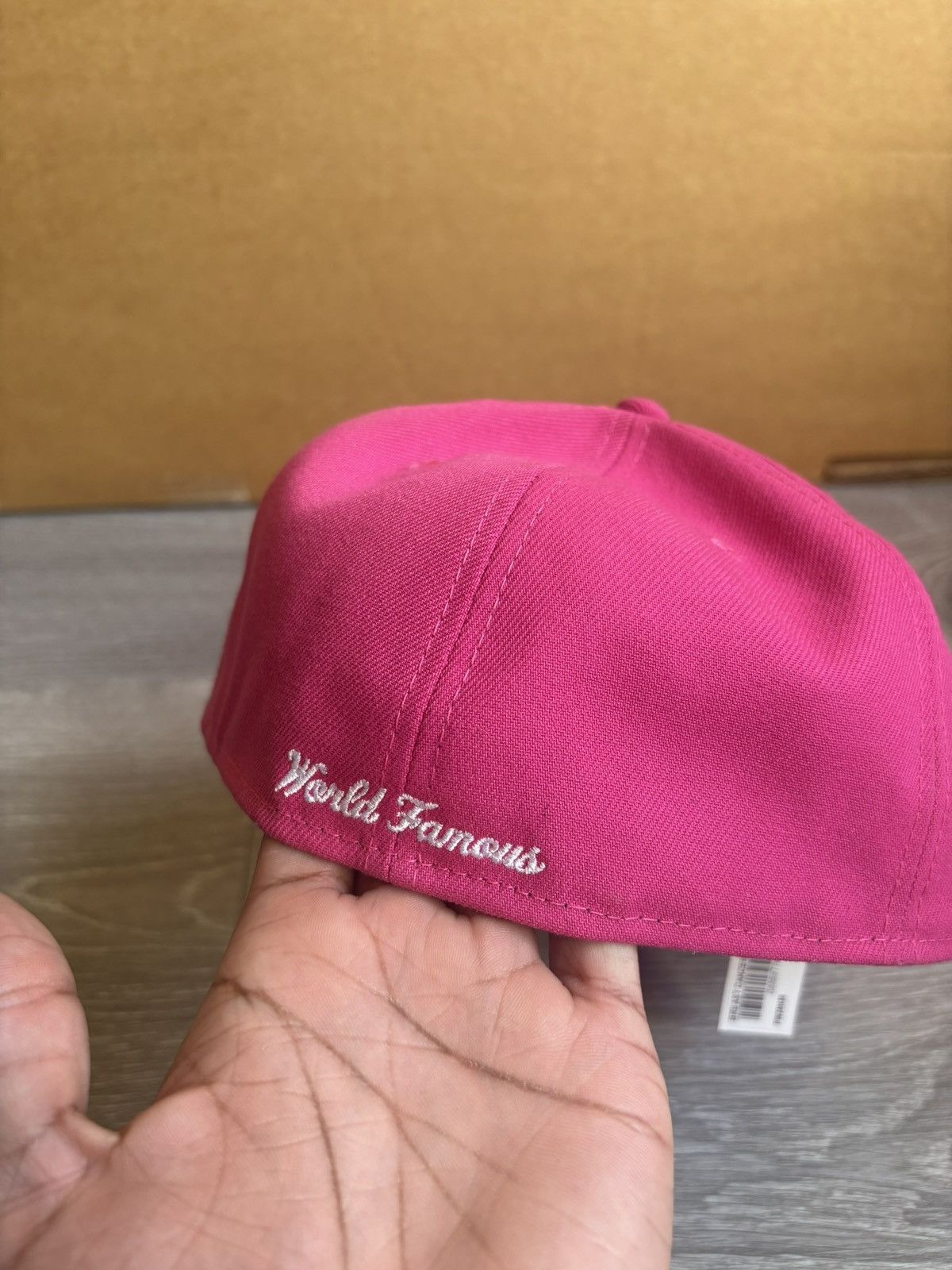 New Era × Supreme Supreme Pink Breast Cancer Box Logo New Era Fitted Size ONE SIZE - 2 Thumbnail