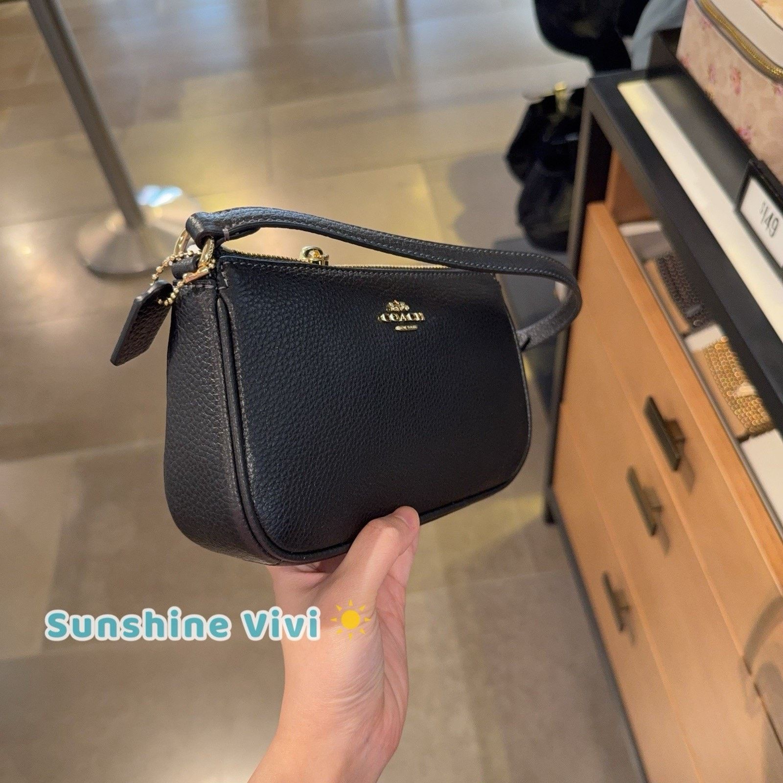 Coach NWT Coach Nolita 19 Bag Handbag Leather CBQ88 Gold/black Size ONE SIZE - 4 Thumbnail