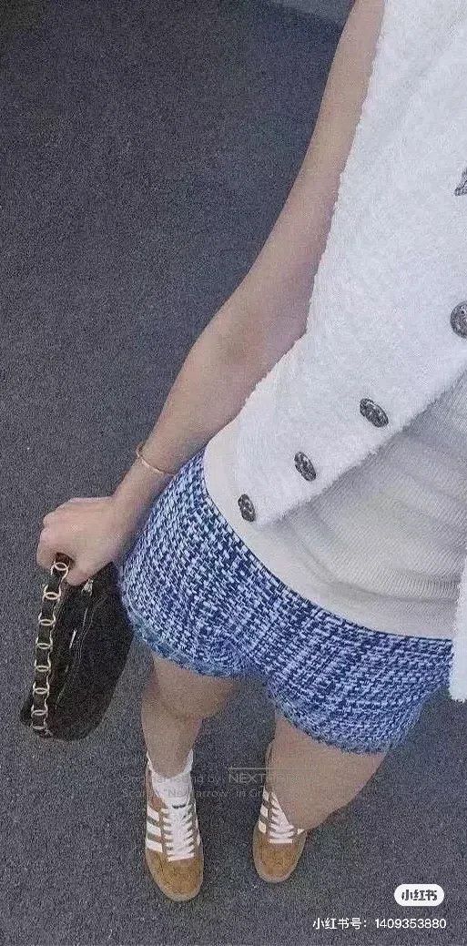 Chanel Chanel Blue and white tweed braided plaid shorts Size 24" / US 00 / IT 34 - 9 Thumbnail