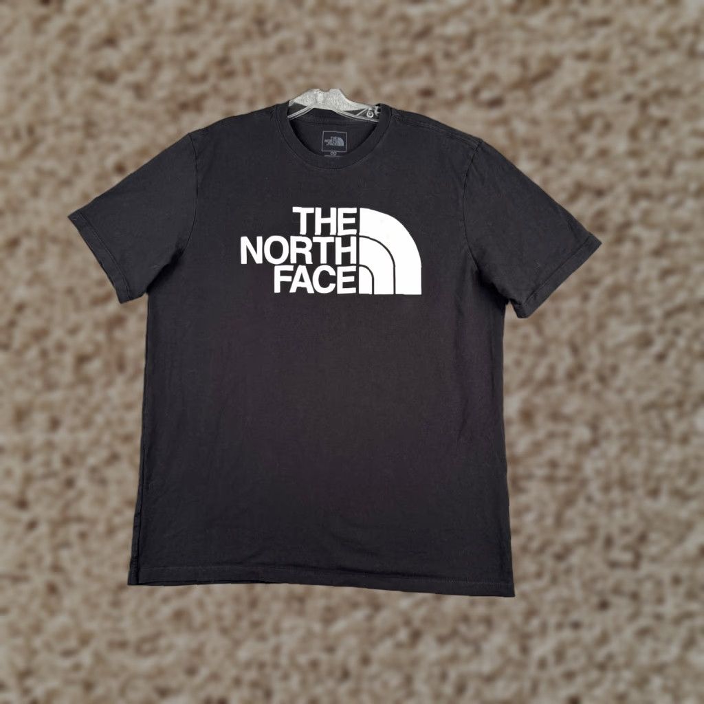 The North Face VINTAGE The North Face Shirt Men Large Black Short Sleeve Crew Neck Cotton Hike Camp All Seasons Logo Mens Size US L / EU 52-54 / 3 - 1 Thumbnail