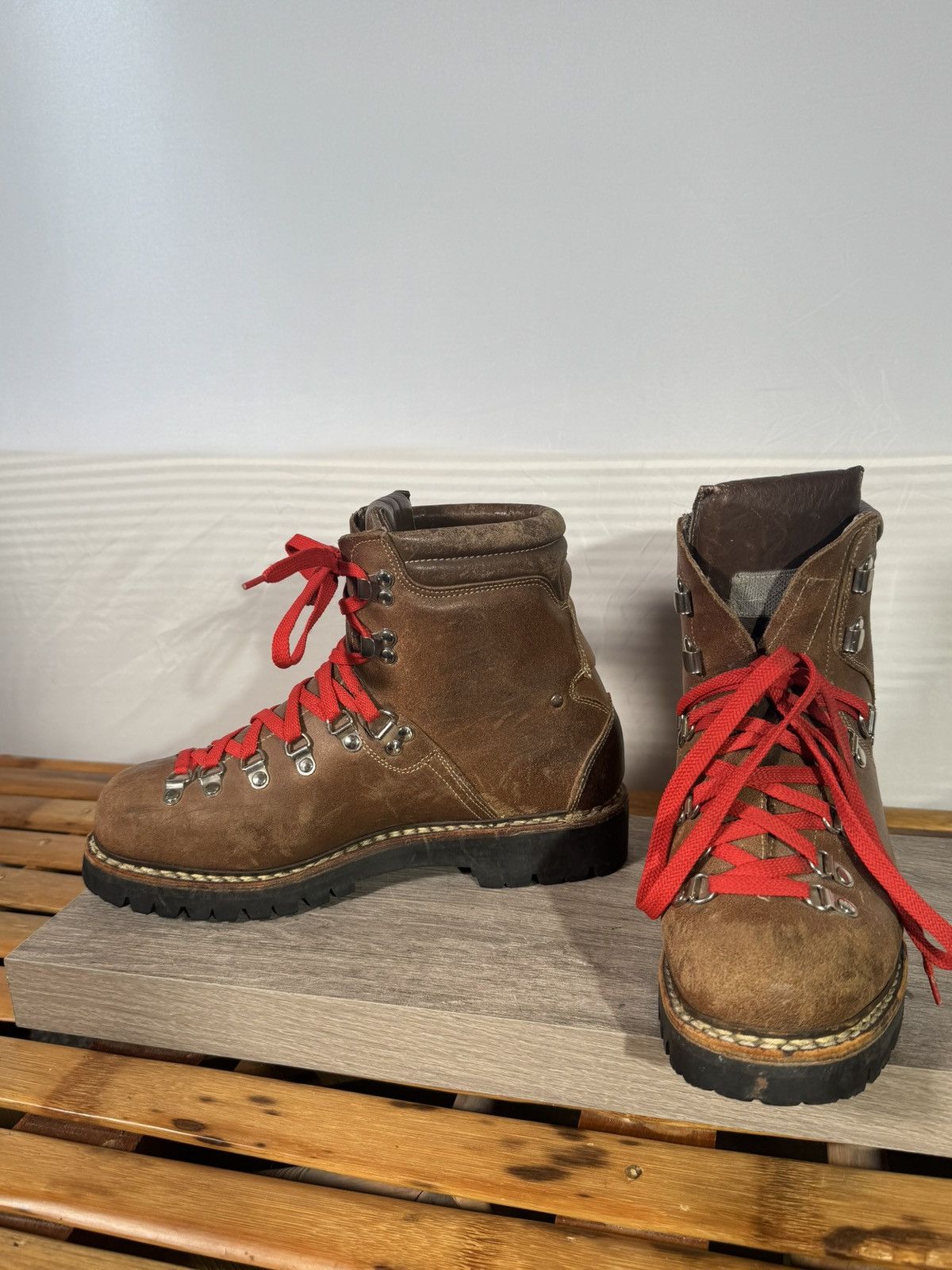 LOWA LOWA Mountaineering Boots Men’s MISMATCHED Sz 6M (R) 5.5M L Size US 6 / EU 39 - 4 Thumbnail