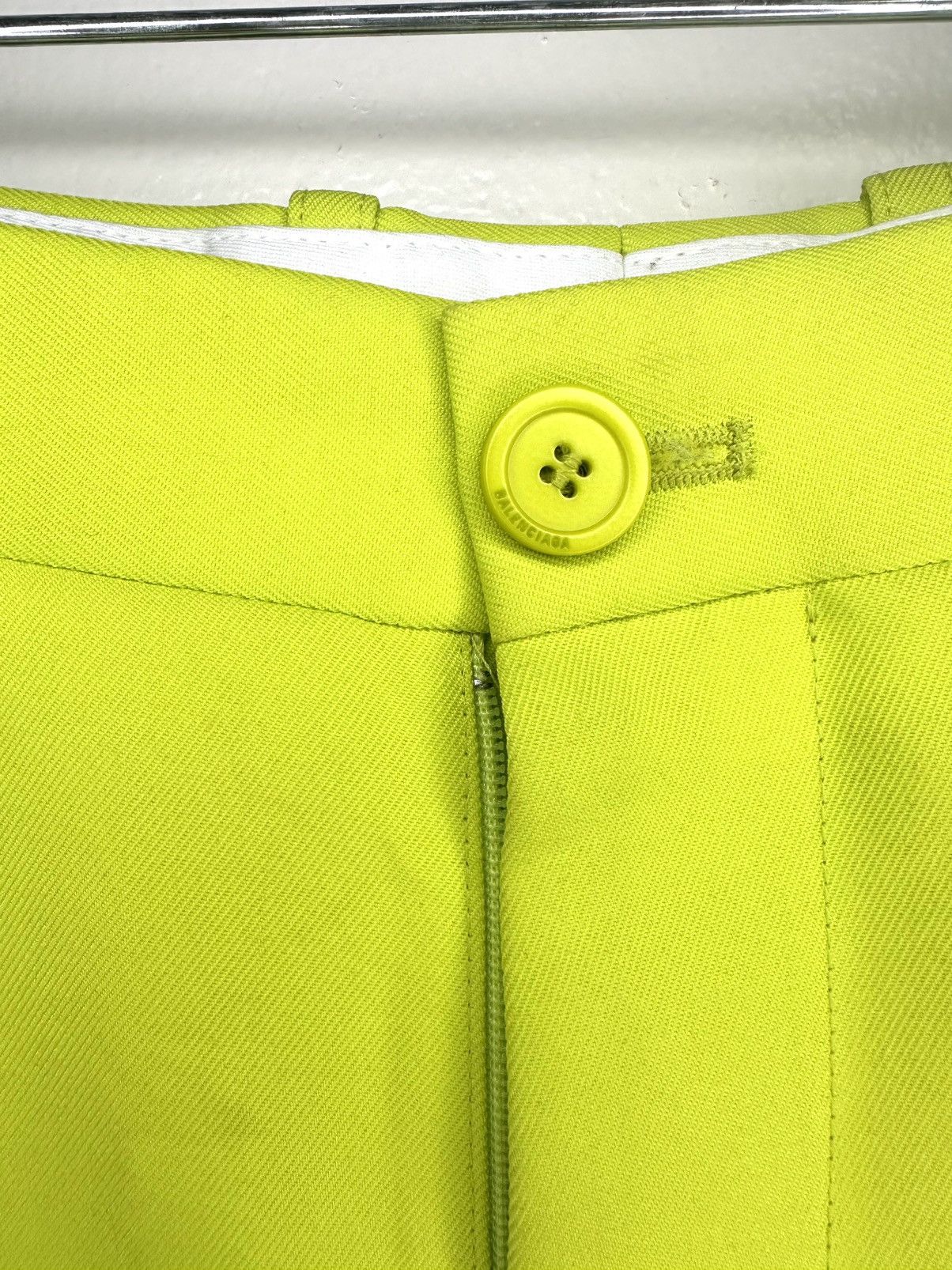 Balenciaga Balenciaga neon yellow trousers Size 28" / US 6 / IT 42 - 2 Thumbnail