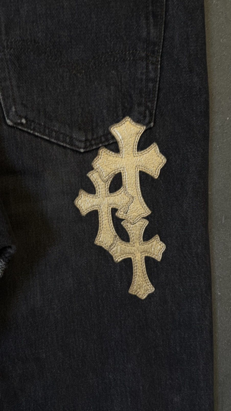 Chrome Hearts RARE!!! CHROME HEARTS LEVI'S BLACK DENIM "GOLD CROSSES" Size US 33 - 11 Thumbnail