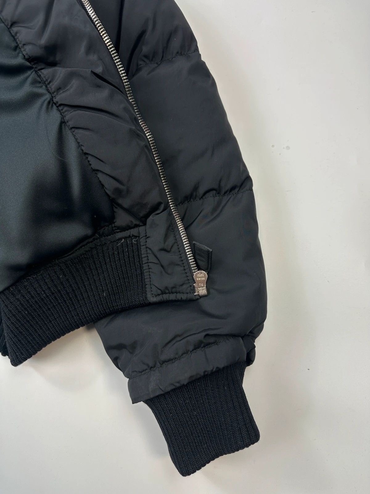 Prada Prada Milano FW1994 Black Cropped Bomber Puffer Jacket Size M / US 6-8 / IT 42-44 - 12 Thumbnail