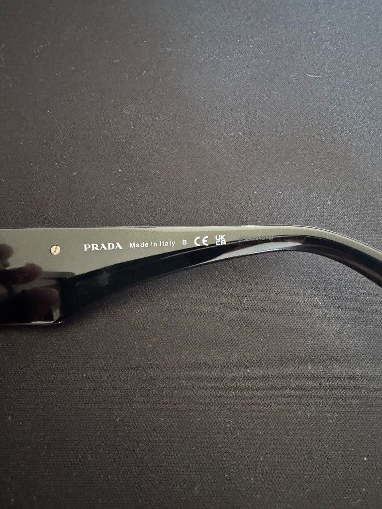 Prada Prada Sunglasses with Triangle logo Size ONE SIZE - 4 Thumbnail