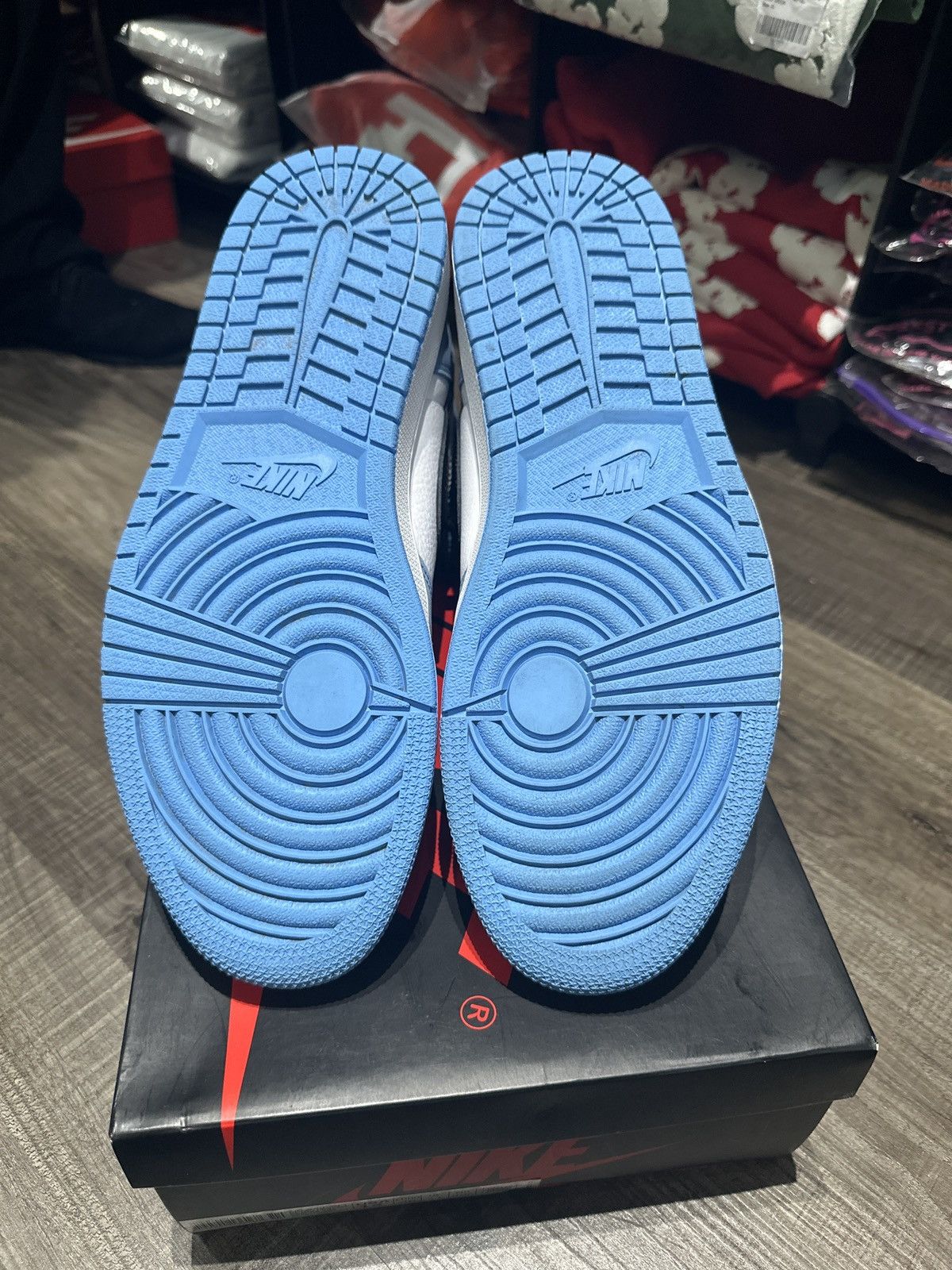 Jordan Brand × Nike Air Jordan 1 Unc Size 12 Size US 12 / EU 45 - 5 Thumbnail