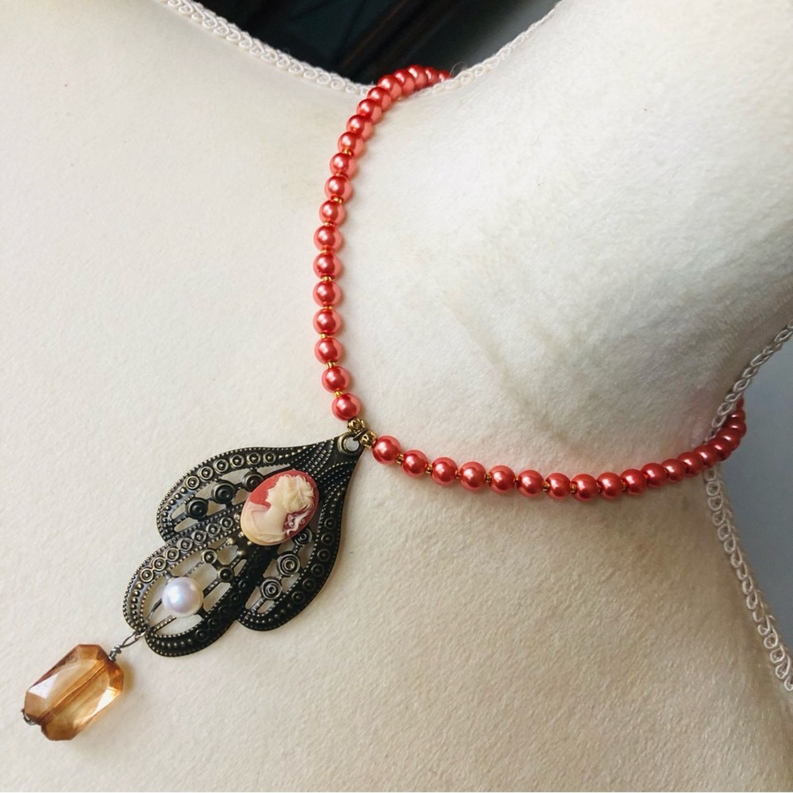 Handmade Handcrafted repurpose elegant lady cameo Pearl necklace Size ONE SIZE - 1 Thumbnail