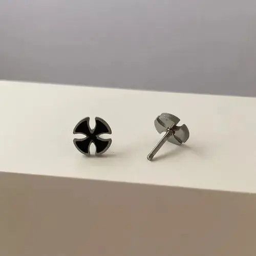 Designer × Jewelry Titanium Steel Cross Stud Earrings for Men Women Size ONE SIZE - 2 Thumbnail