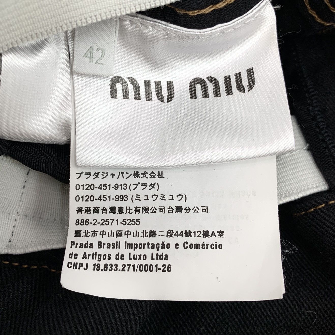 Miu Miu Miu Miu Black Logo Letter Embroidered Cotton Denim Shorts Size 28" / US 6 / IT 42 - 6 Thumbnail