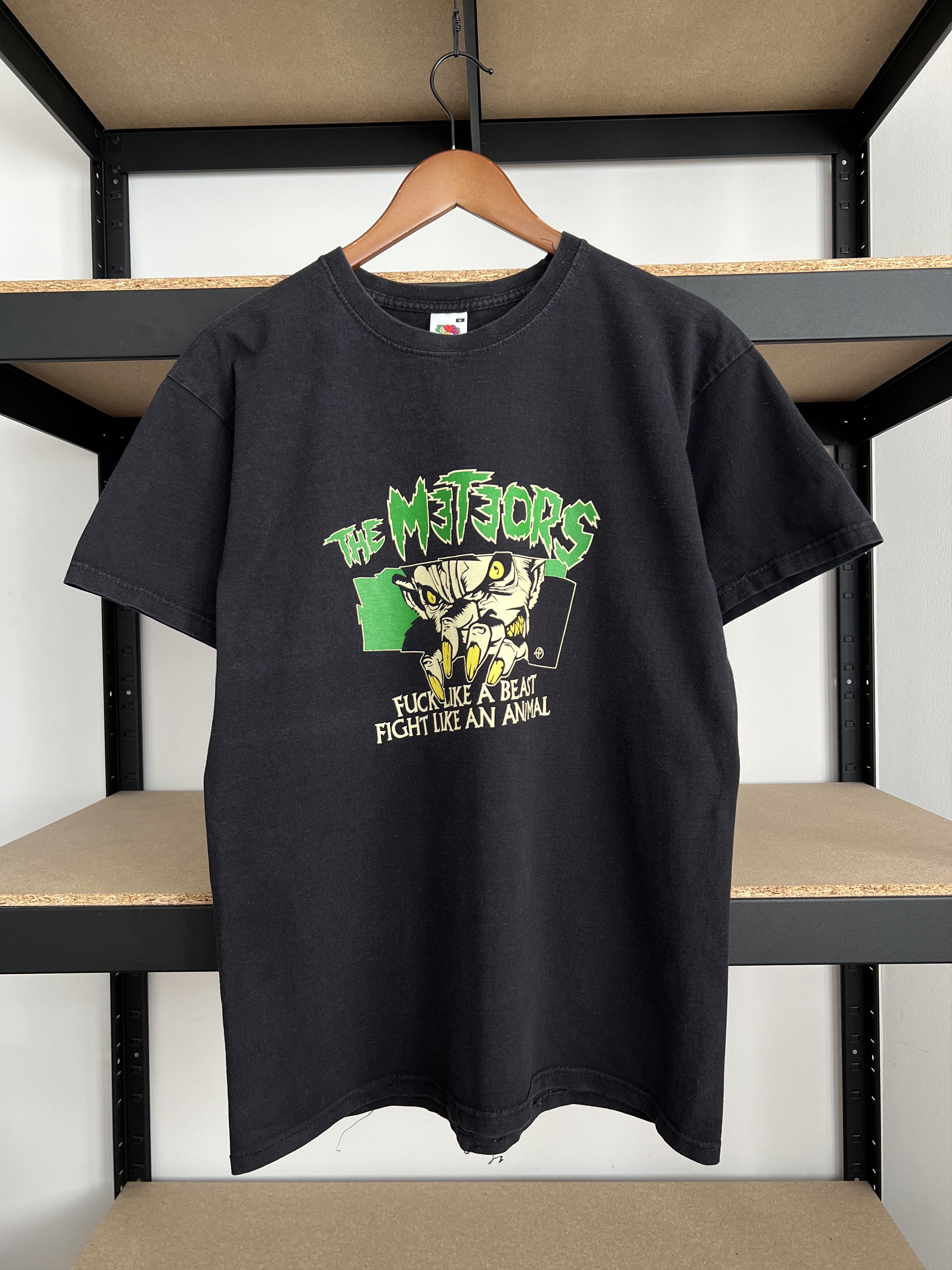 Band Tees Vintage 2000s The Meteors Psychobilly Band Black T-shirt Size US M / EU 48-50 / 2 - 1 Thumbnail