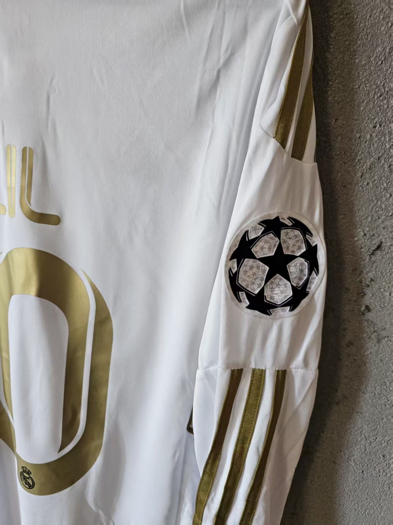 Other 2011 2012 Real Madrid #10 Mesut Özil Jersey Size US L / EU 52-54 / 3 - 6 Thumbnail