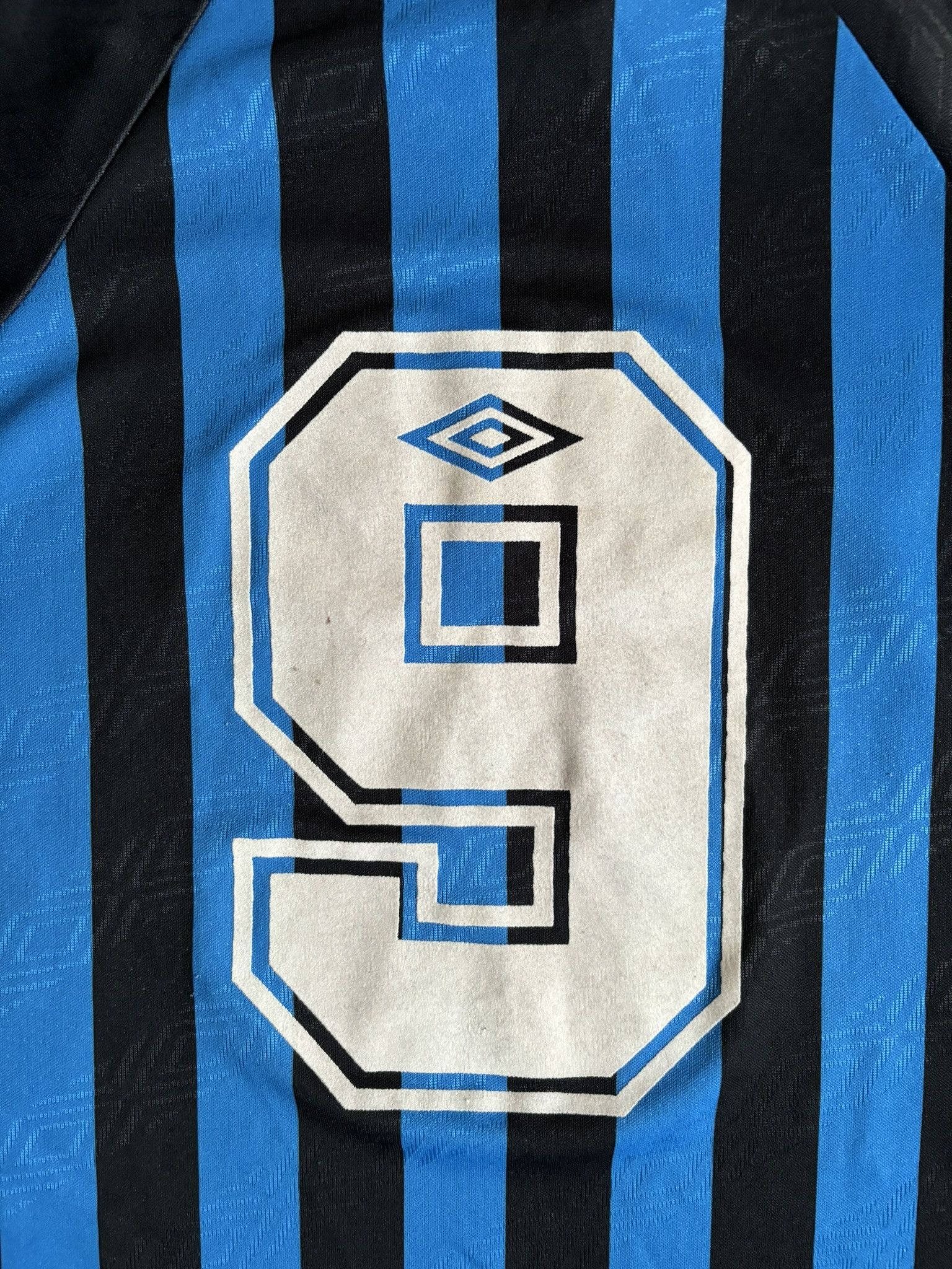 Umbro Template Umbro 9 Football Jersey sizes. XL Size US XL / EU 56 / 4 - 10 Thumbnail