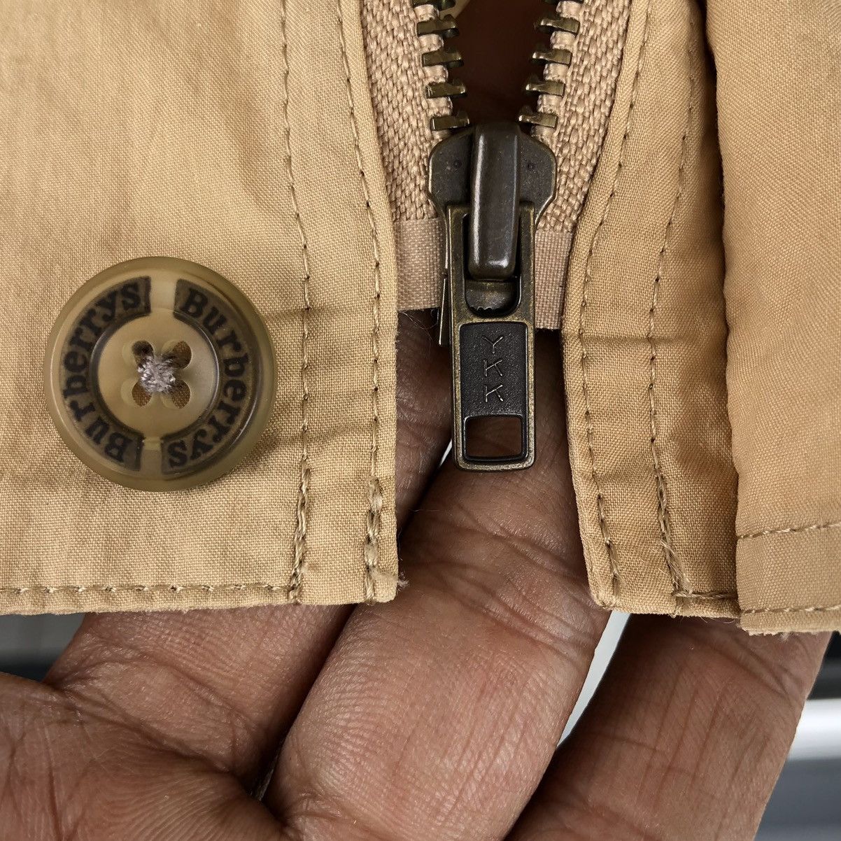 Burberry Vintage Burberrys Embroidered Logo Light Zipper Jacket Size US M / EU 48-50 / 2 - 15 Thumbnail