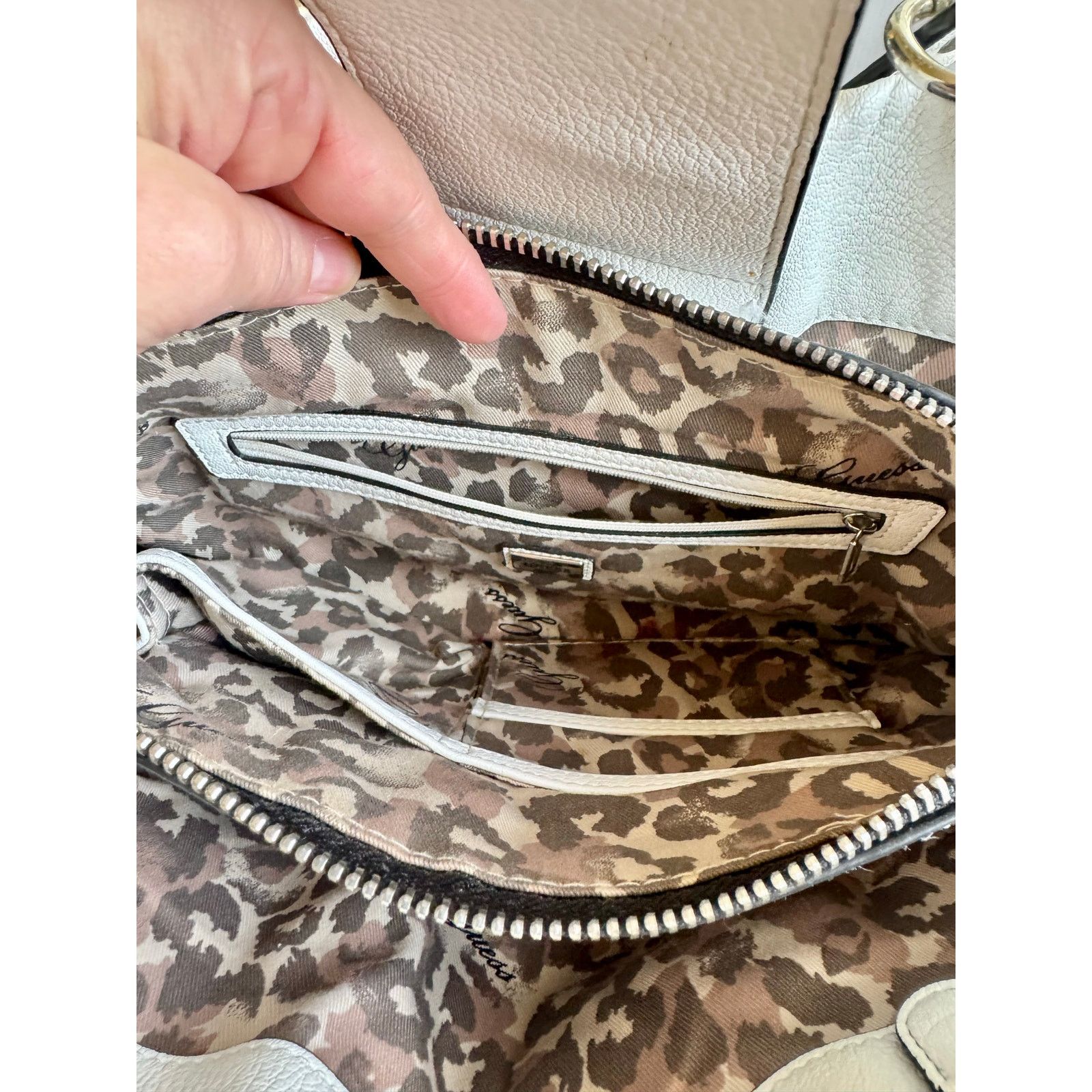 Guess Guess White Leather & Cheetah Purse – Arm or Shoulder Bag Size ONE SIZE - 6 Thumbnail