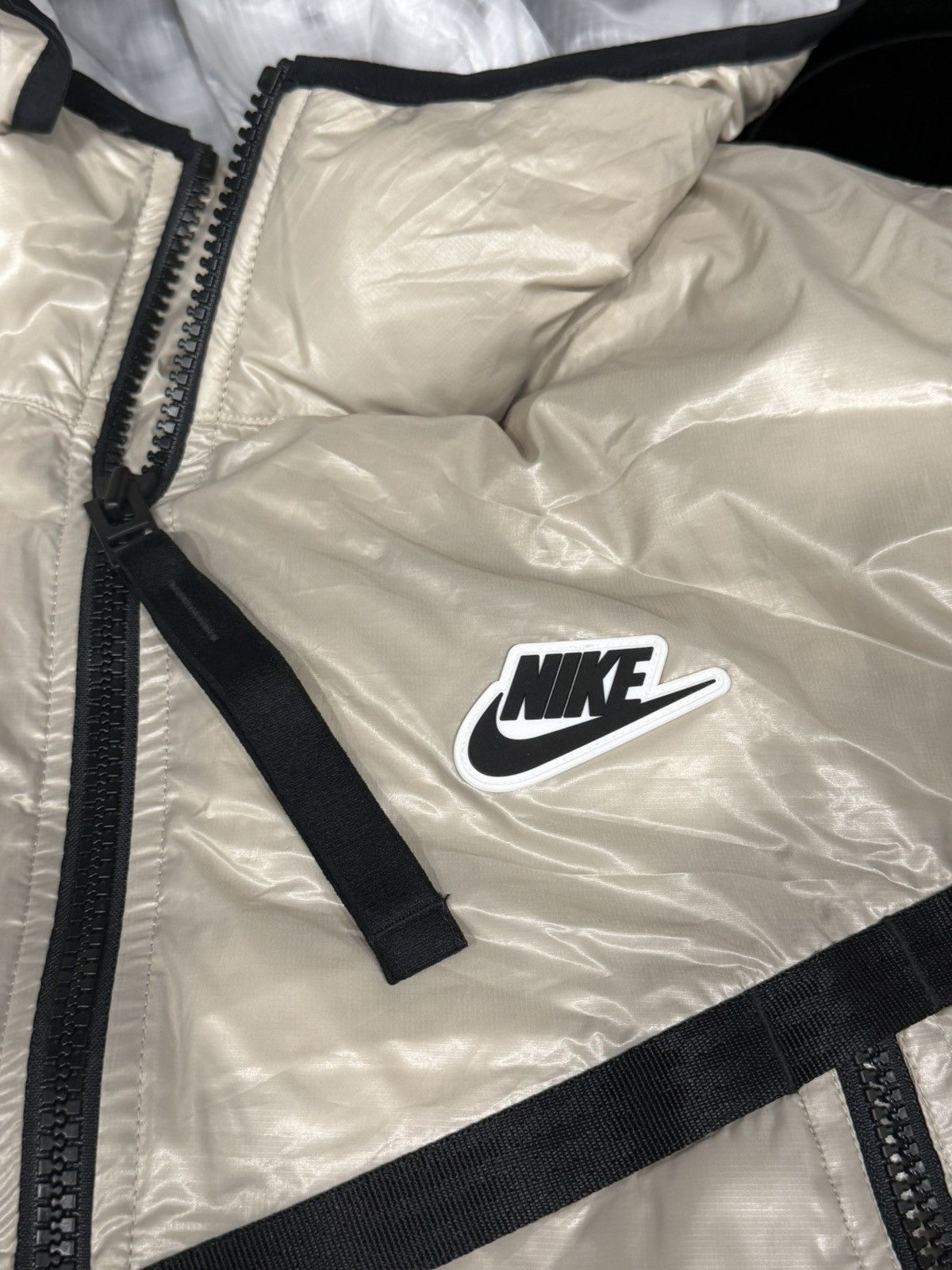 Nike Nike Beige Puffer Jacket Hooded Zip Up Size L Size US L / EU 52-54 / 3 - 3 Thumbnail