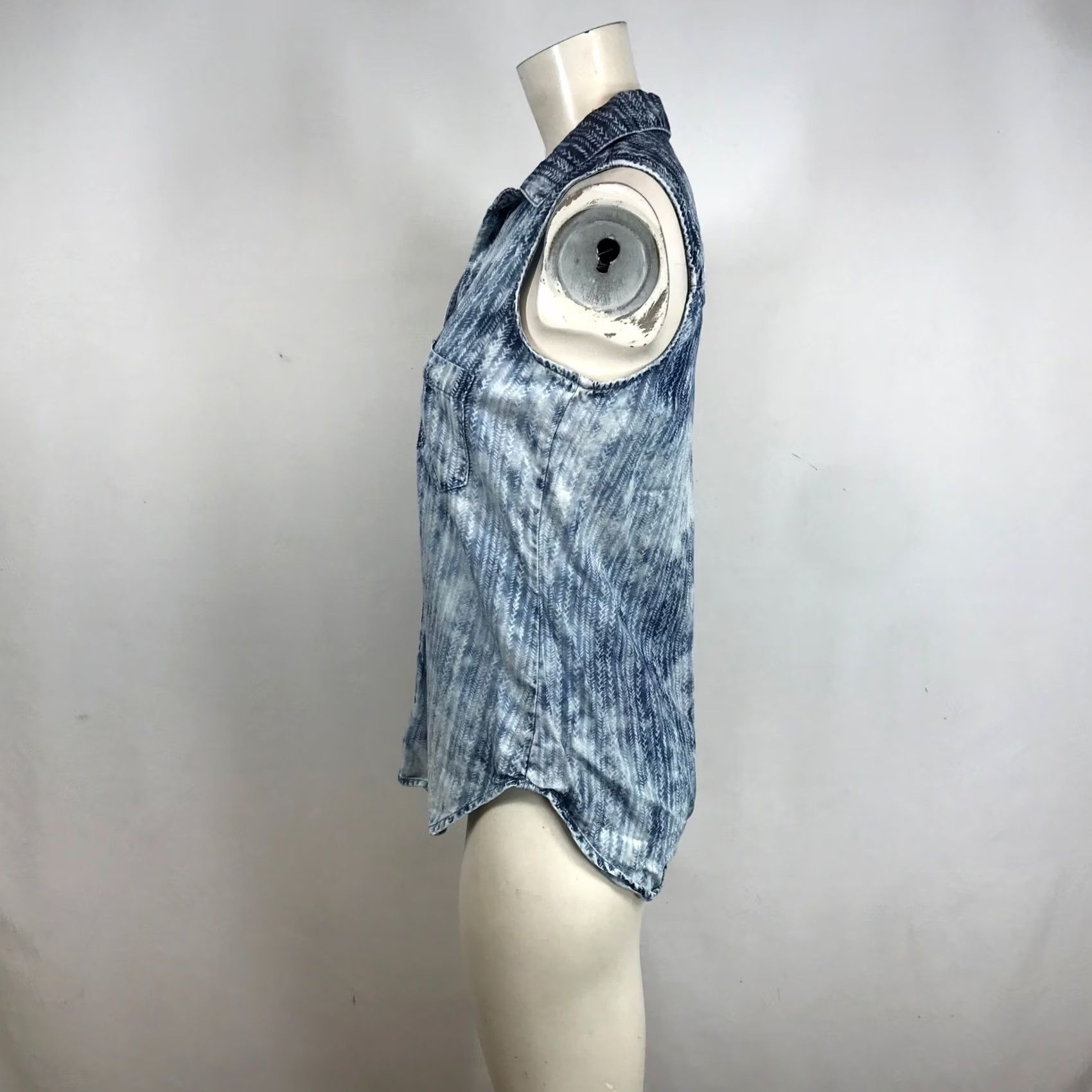 Vintage Cloth & Stone Womens XS Blue White Chevron Acid Wash Tencel Sleeveless Shirt Size XS / US 0-2 / IT 36-38 - 6 Thumbnail