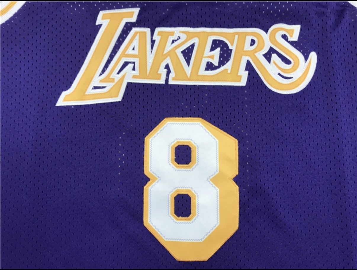 NBA Retrò Maglia Basket - Kobe Bryant Lakers Hardwood #8 - M Size US M / EU 48-50 / 2 - 3 Thumbnail