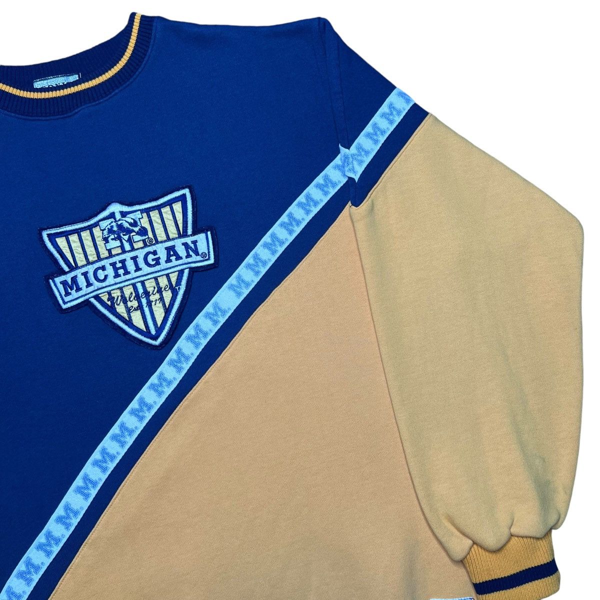 NCAA × Vintage 90s NCAA Michigan Wolverines Shield Conic Sweatshirt Size US XL / EU 56 / 4 - 14 Thumbnail