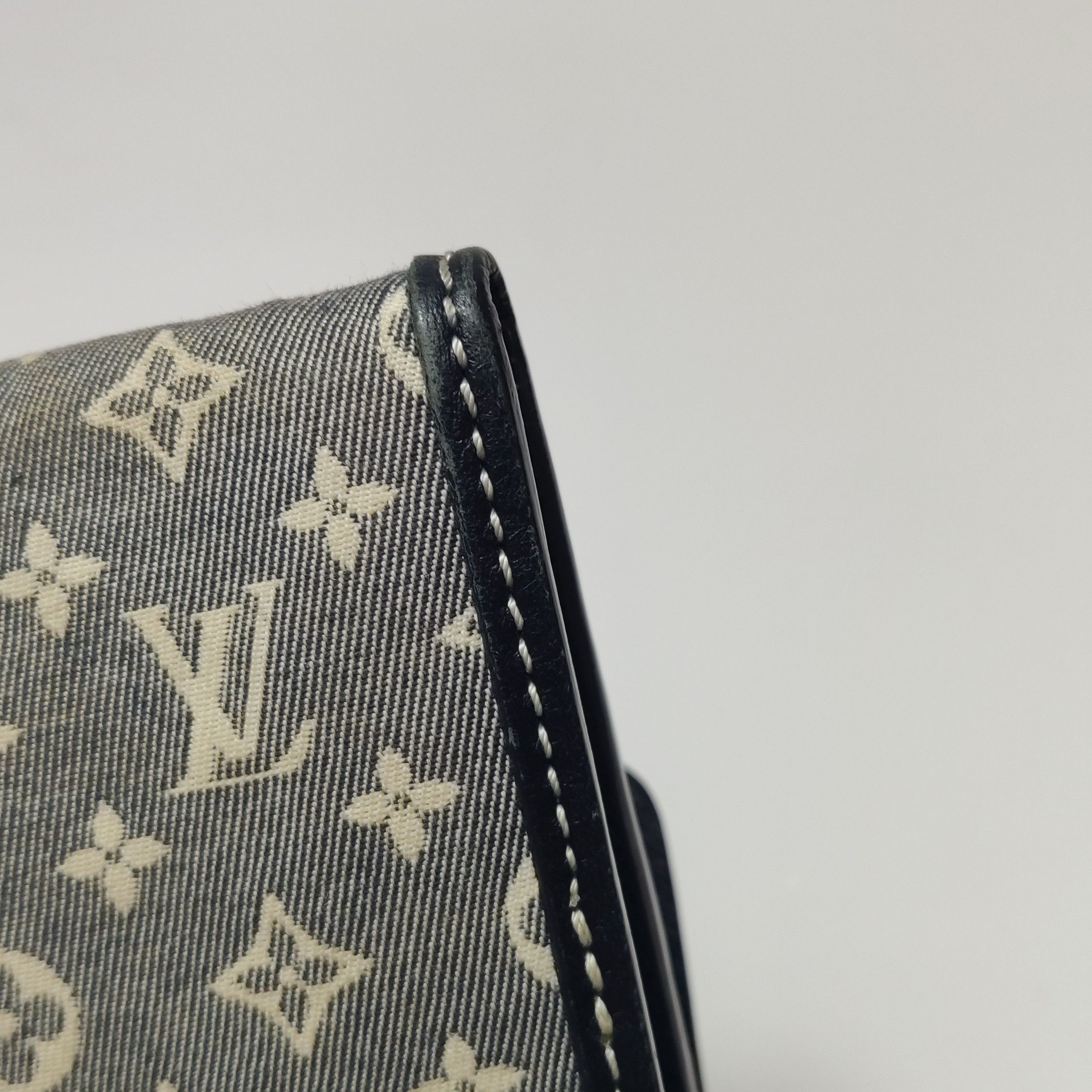 Louis Vuitton Louis Vuitton (LV) Cowhide canvas monogram metal buckle wal Size ONE SIZE - 3 Thumbnail