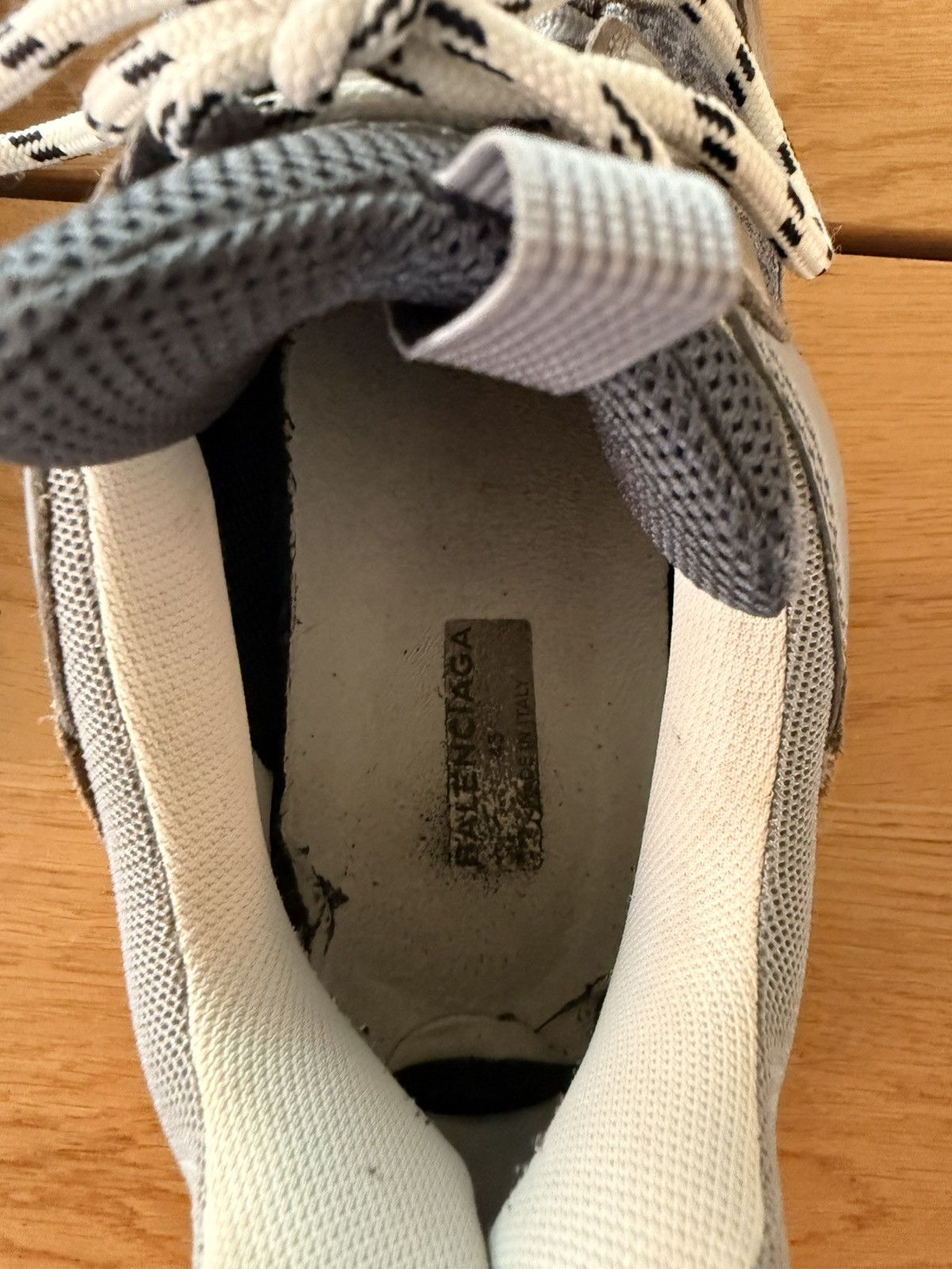Balenciaga Balenciaga Triple S Grey Size 43 - No Reissue Made in Italy Size US 10 / EU 43 - 6 Thumbnail