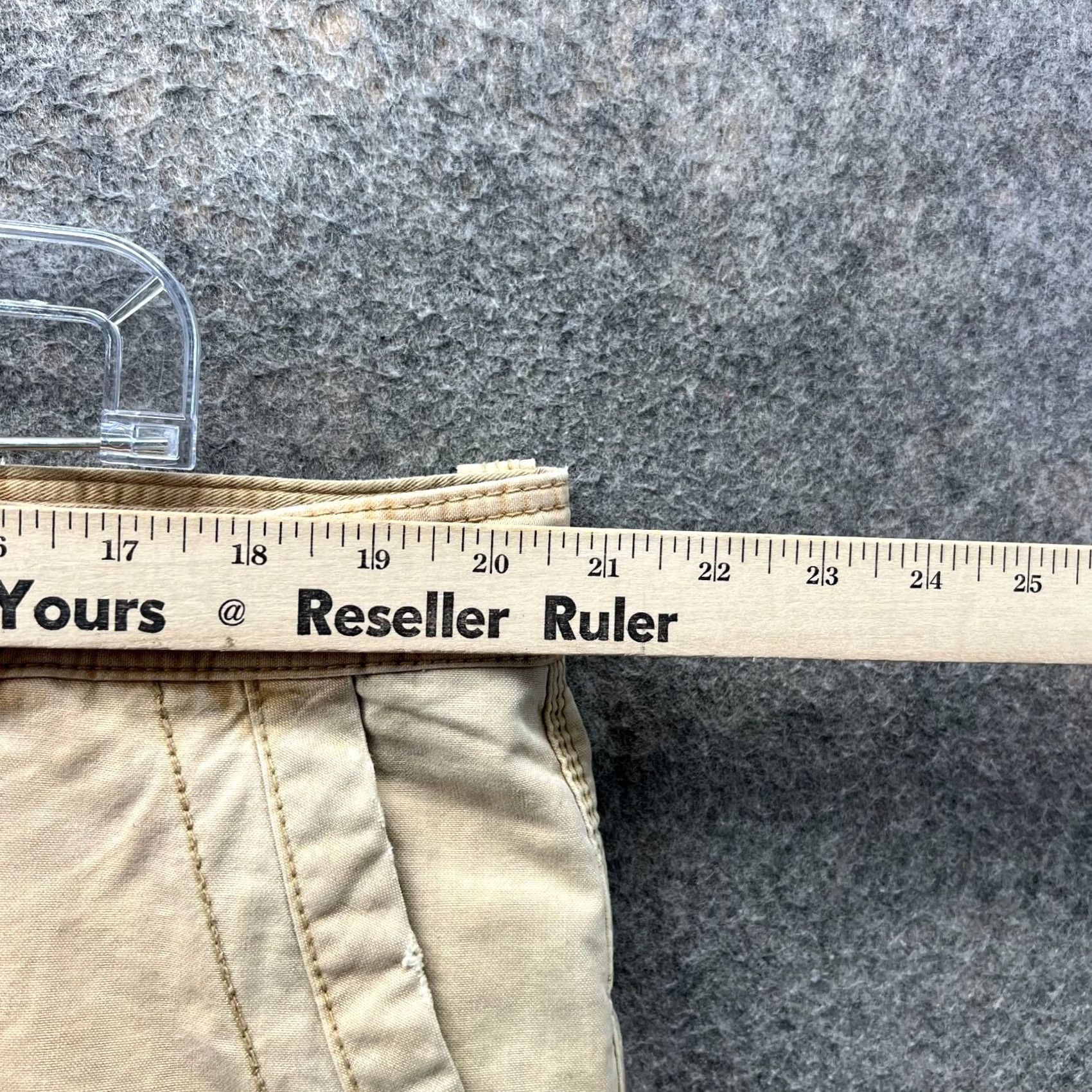Polo Ralph Lauren VINTAGE Polo Ralph Lauren Shorts Mens 40 Khaki Cargo Tan Beige Cotton Fadded Cargo Pocket Canvas Button Front Retro Buttoned Size US L / EU 52-54 / 3 - 3 Thumbnail