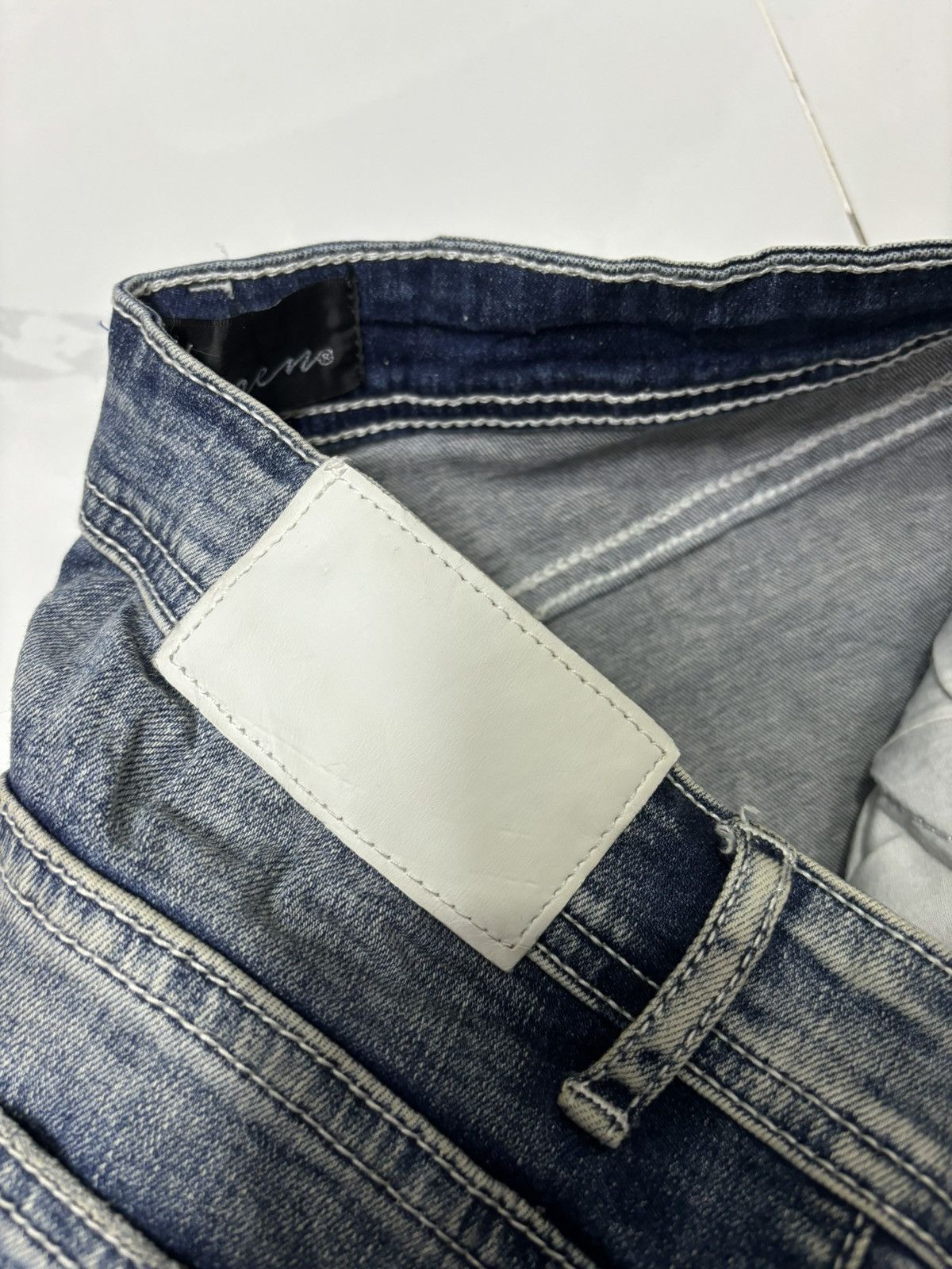 Japanese Brand VINTAGE V-MEN THRASHED PATCHWORK DISTRESS DENIM JEANS Size US 30 / EU 46 - 12 Thumbnail