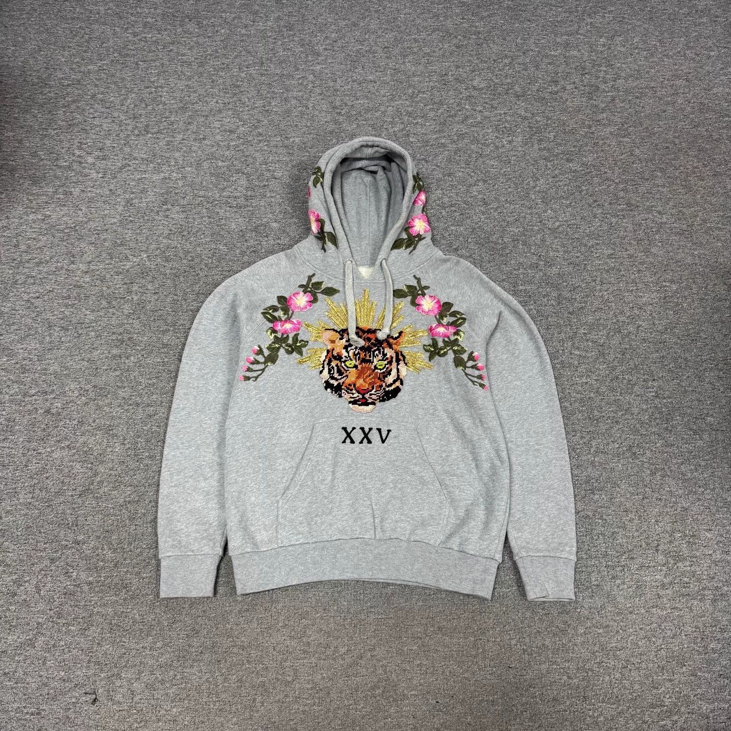 Gucci Gucci Tiger woven logo floral hoodie S 99new Size S / US 4 / IT 40 - 1 Thumbnail