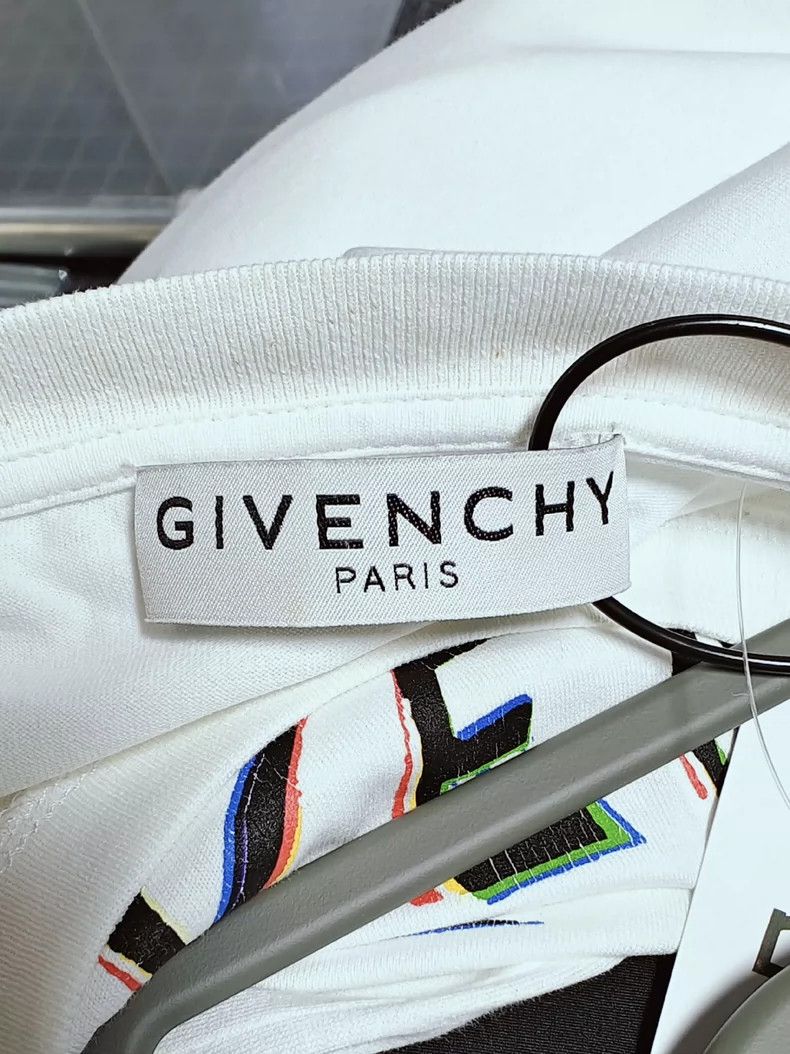 Givenchy Givenchy Graffiti Letter Logo Short Sleeve Size US S / EU 44-46 / 1 - 4 Thumbnail