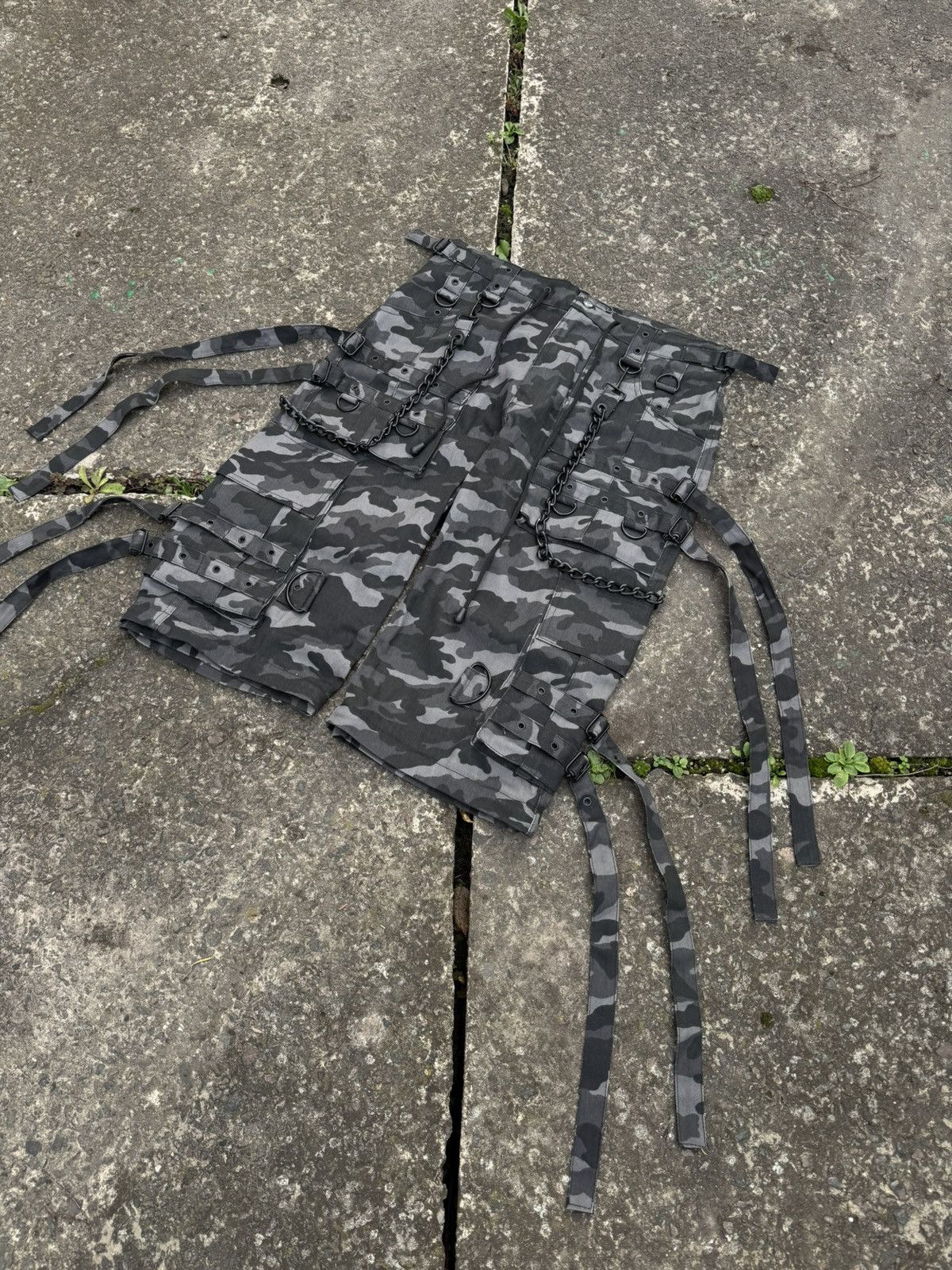 Japanese Brand 🔥VERY RARE GOTHICANA BY EMP AVANT GARDE BONDAGE CARGO PANTS🔥 Size US 34 / EU 50 - 18 Thumbnail